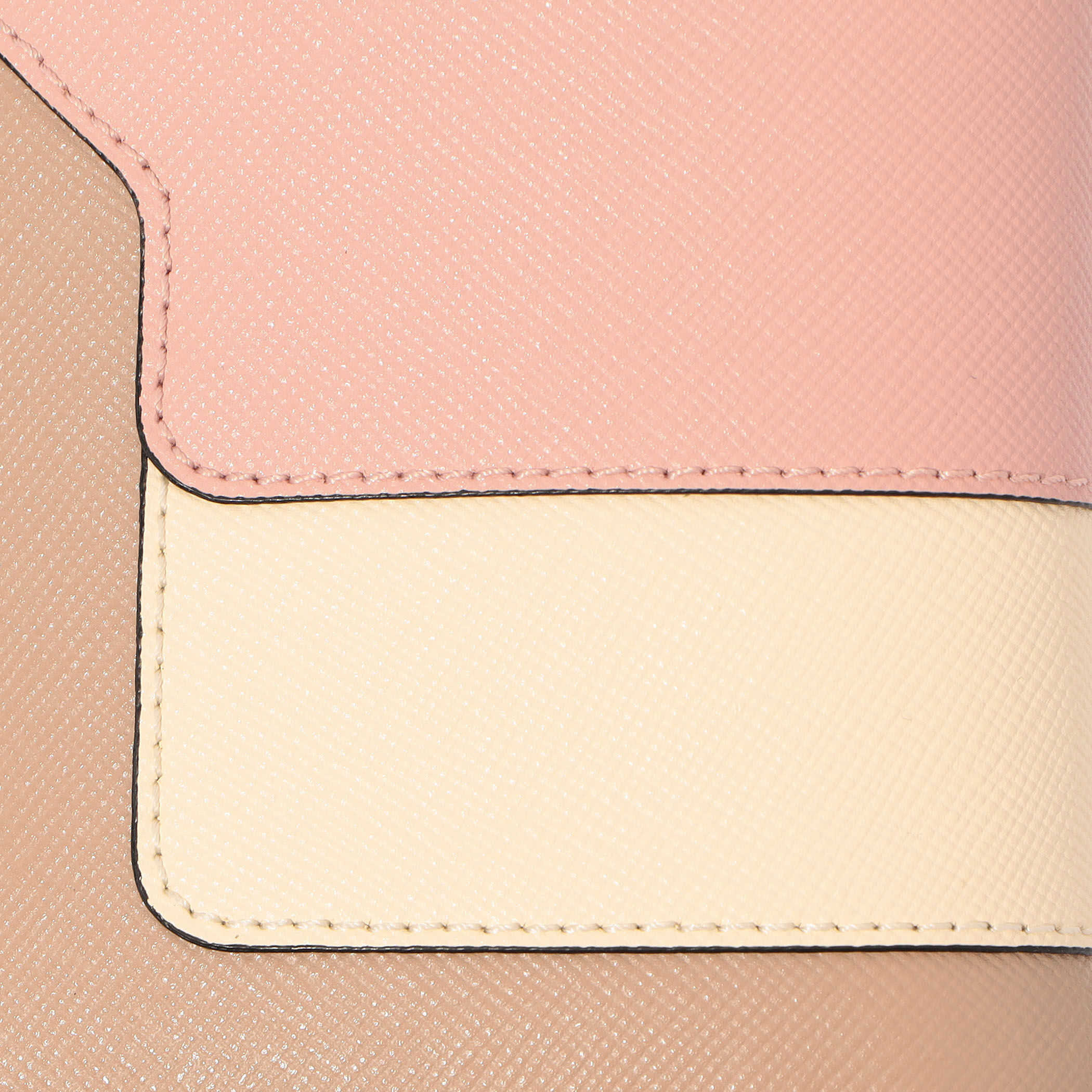 【数回使用美品】MARNI Prisma BILLFOLD ウォレットピンク 数回使用美品】MARNI Prisma BILLFOLD ウォレットピンク（MARNI