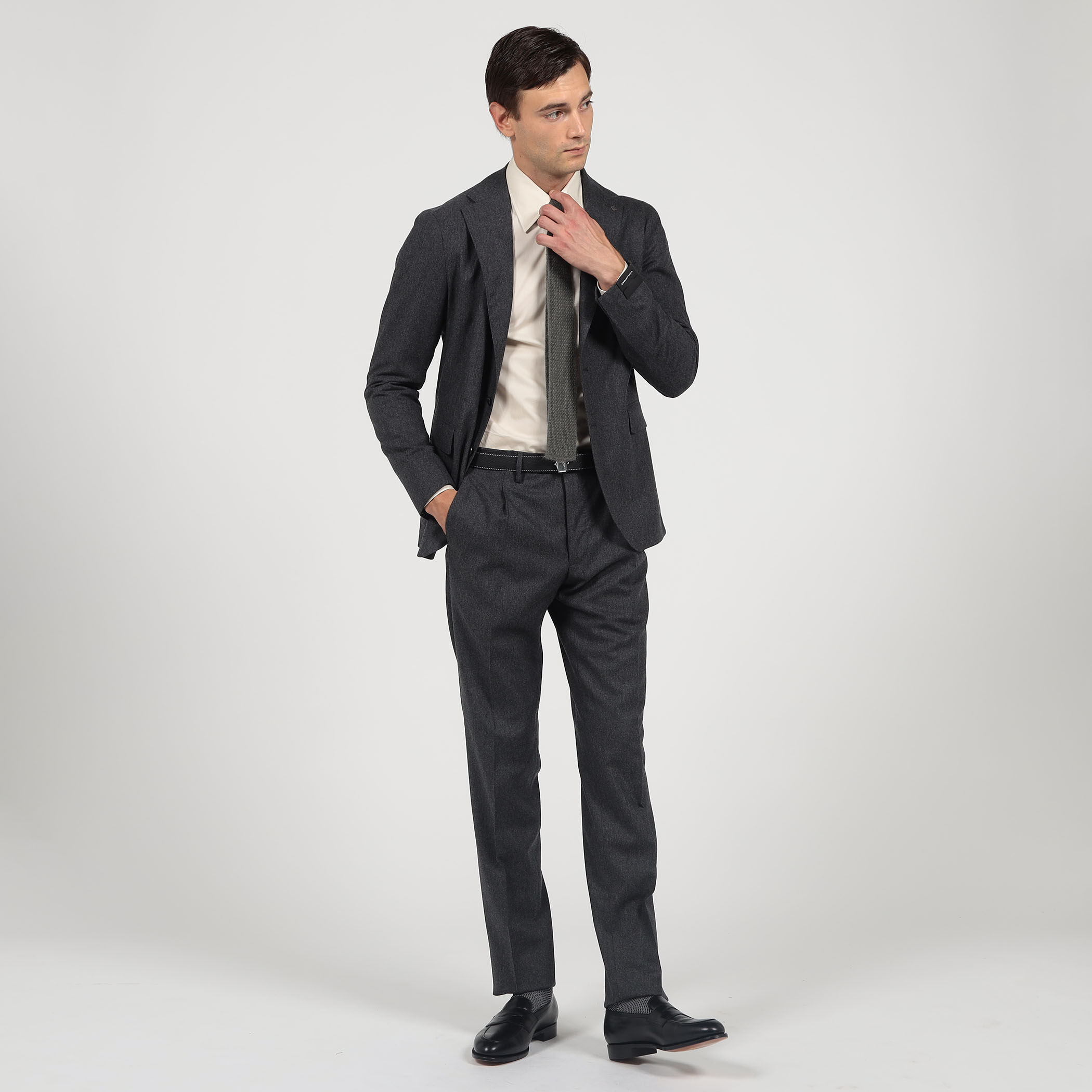 別注】TAGLIATORE ウールサキソニー シングルブレステッド2Bスーツ