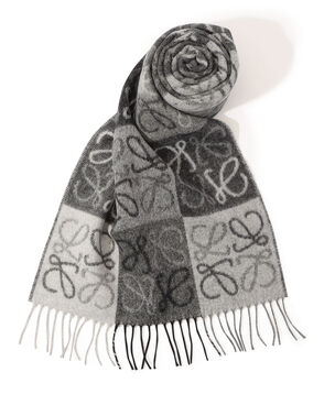 LOEWE ANAGRAM マフラー