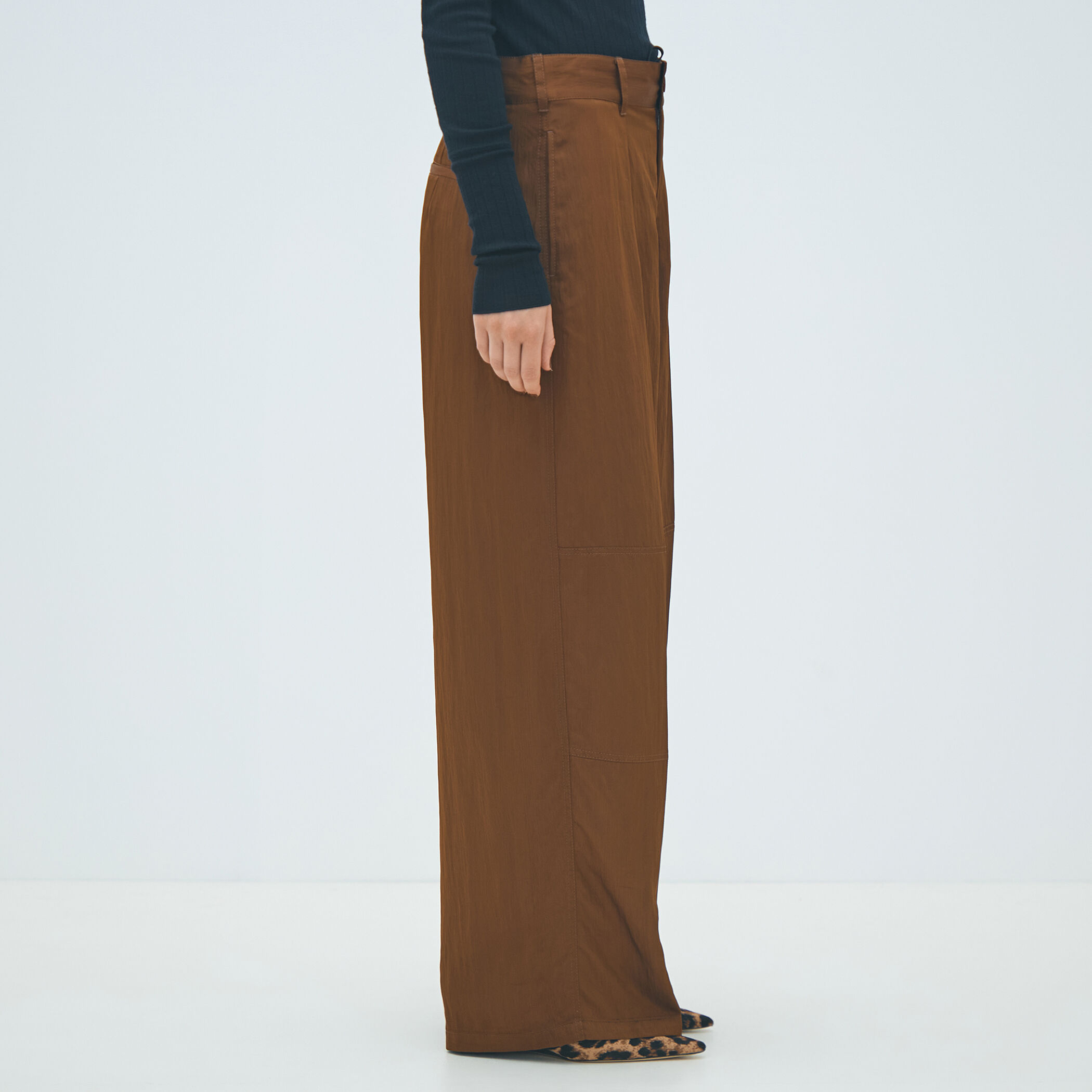 レーヨンナイロンカルゼ タックワイドパンツ｜トゥモローランド 公式通販