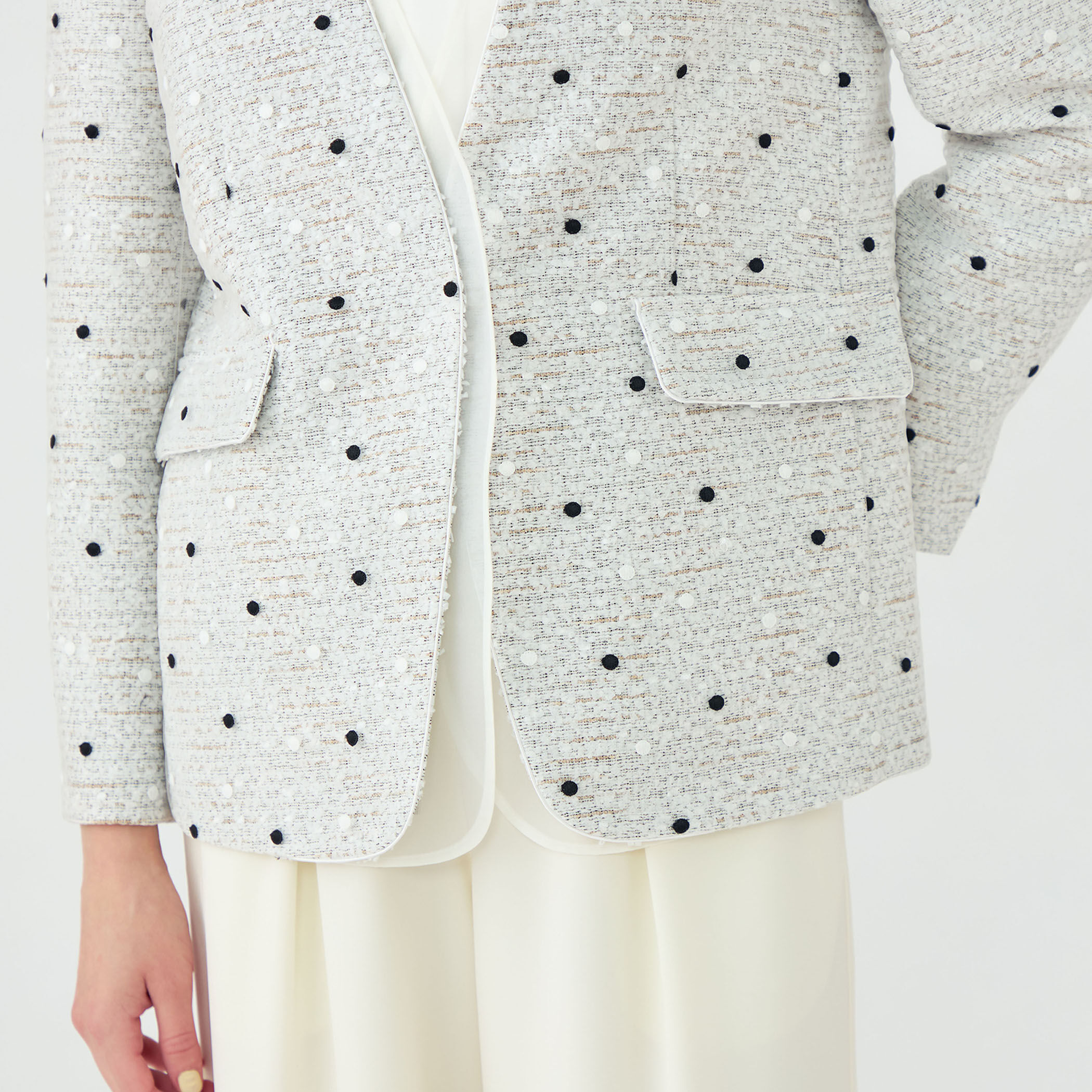 WEB先行予約】ラッピングツイード Vカラージャケット