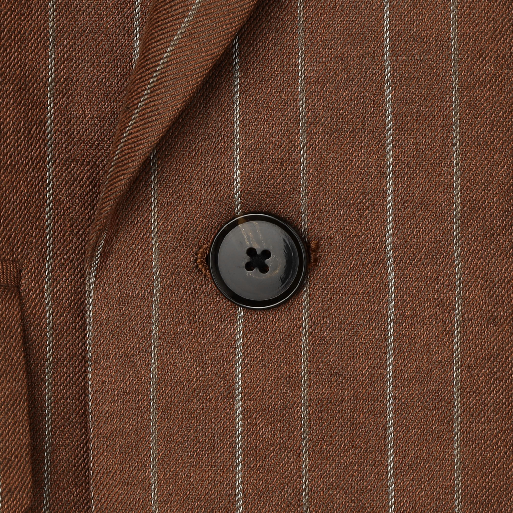 ダブルカバーリネン ピークドラペルジャケット｜トゥモローランド 公式通販