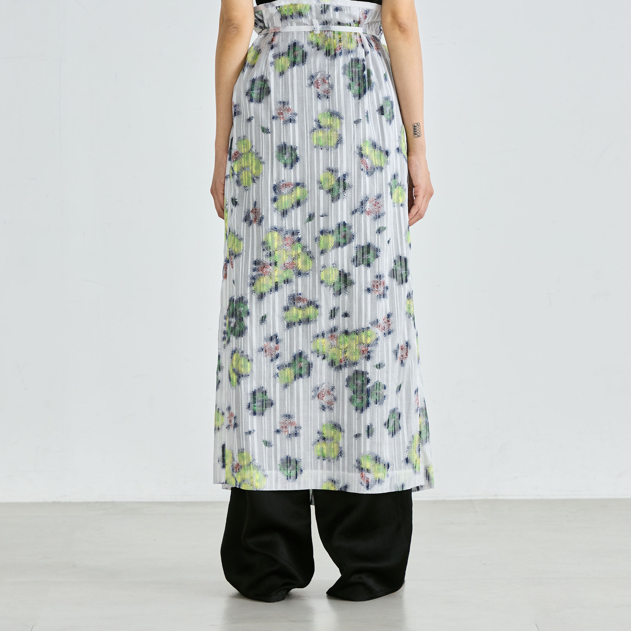 極美品✨45R 巻スカート　ラップ　プリーツ　総柄　フラワープリント 極美品✨45R 巻スカート ラップ プリーツ 総柄 フラワープリント