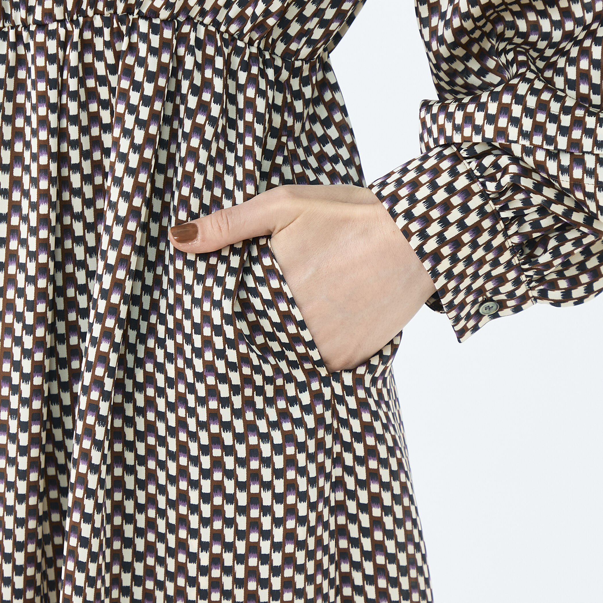 ラグスクエアプリント ウエストギャザーワンピース｜トゥモローランド