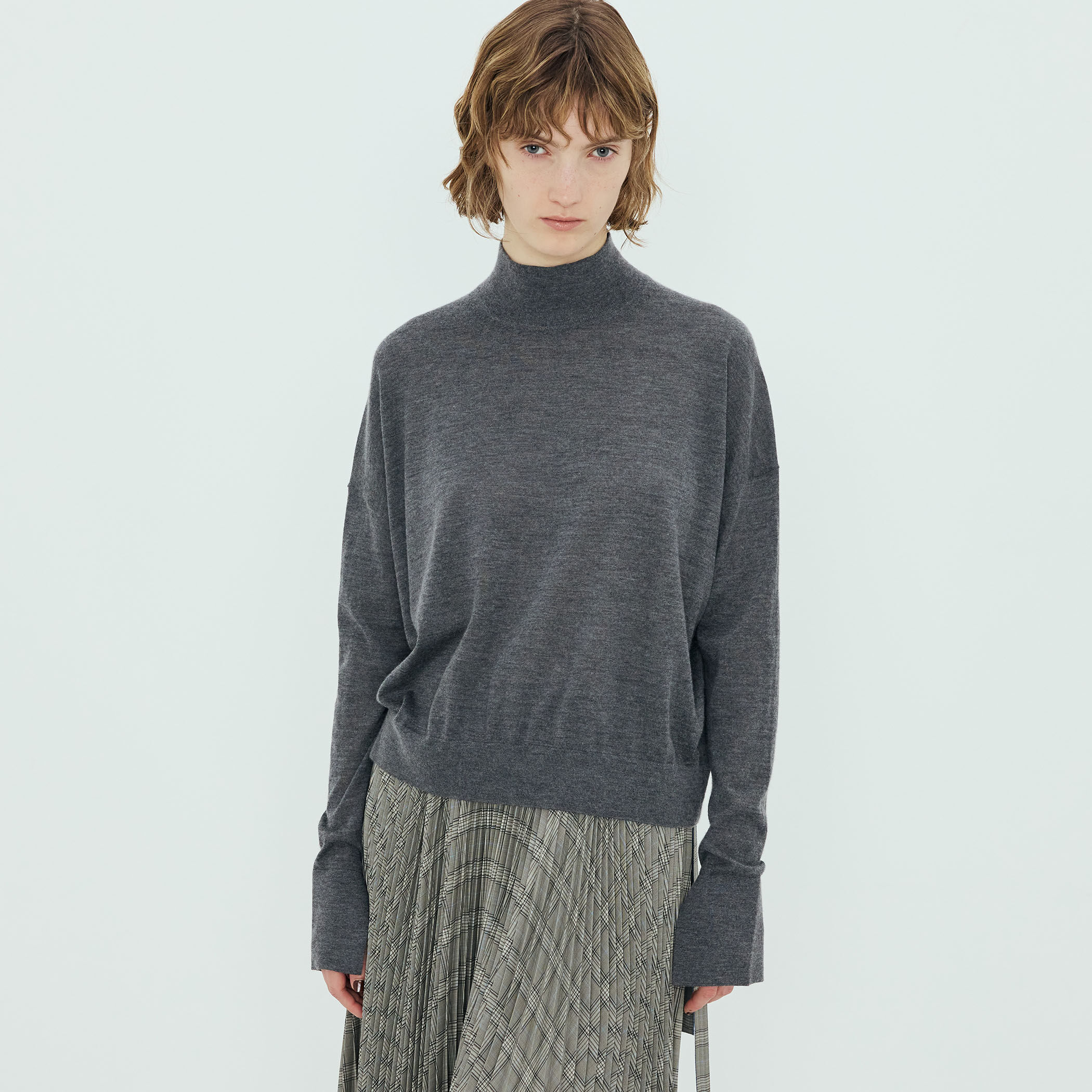 カシミヤシルク モックネックプルオーバー｜トゥモローランド 公式通販