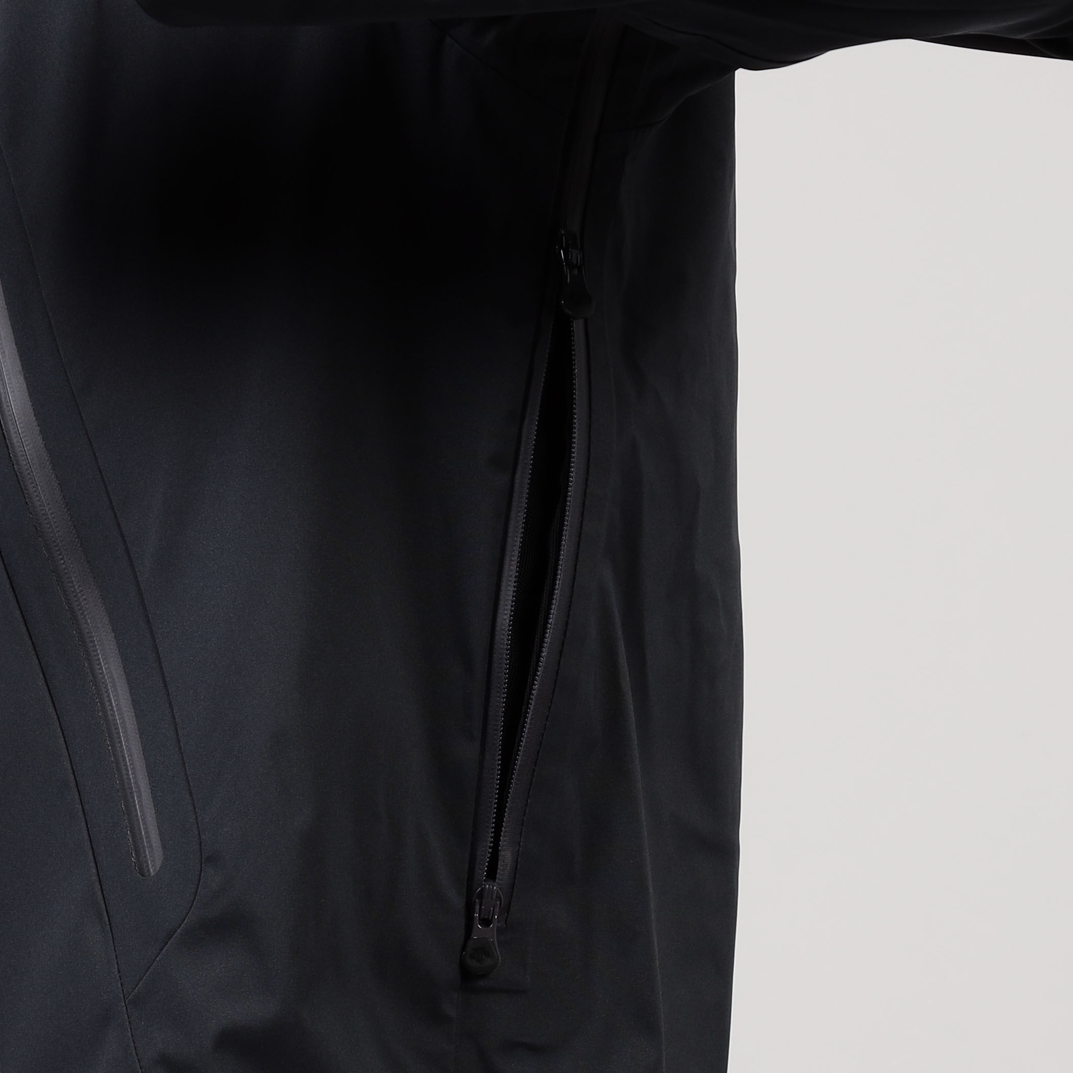 DESCENTE ALLTERRAIN CREAS HARD SHELL JACKET DESCENTE ALLTERRAIN CREAS HARD SHELL JACKET