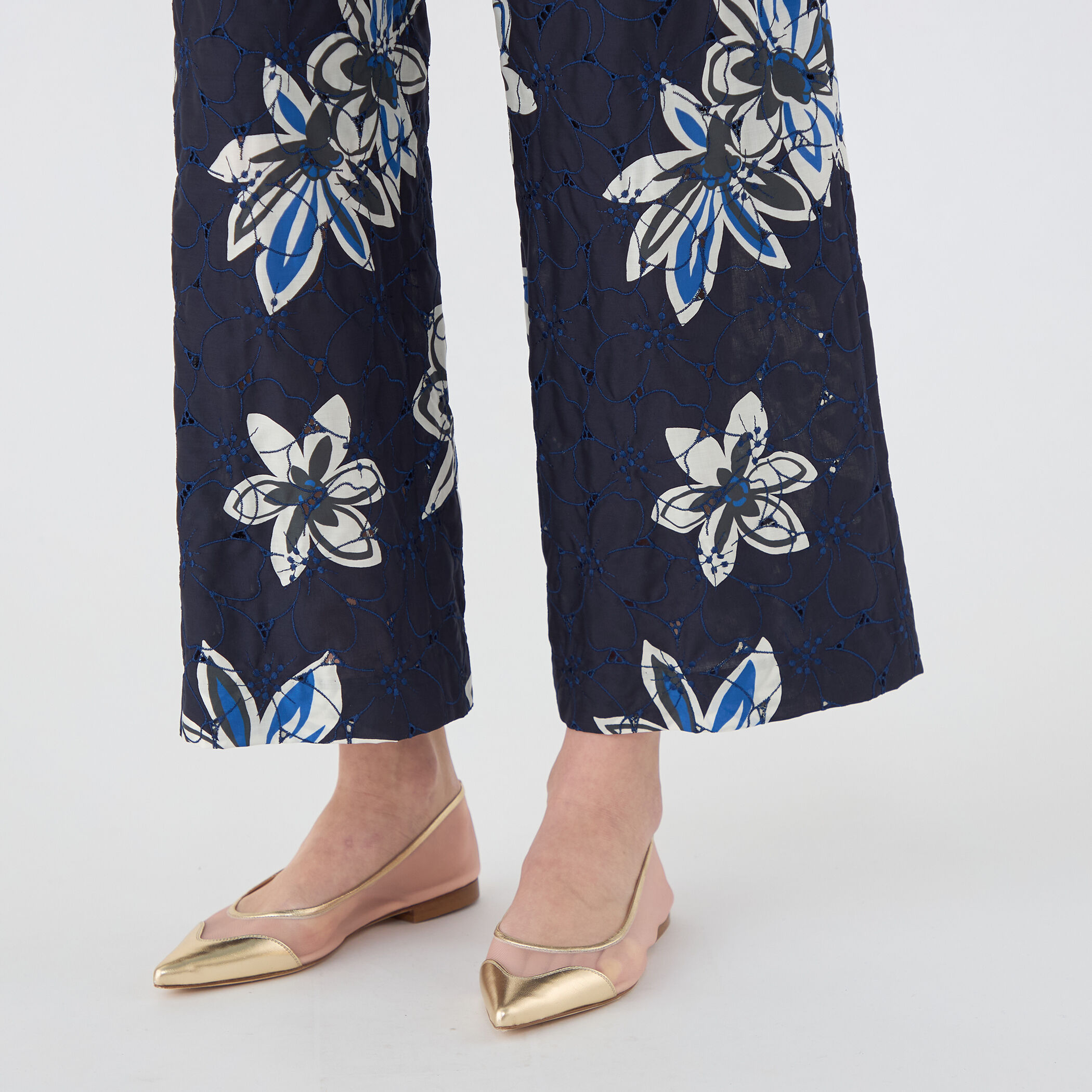 美品】トゥモローランドアイレットフルールストレートパンツ花柄サークル