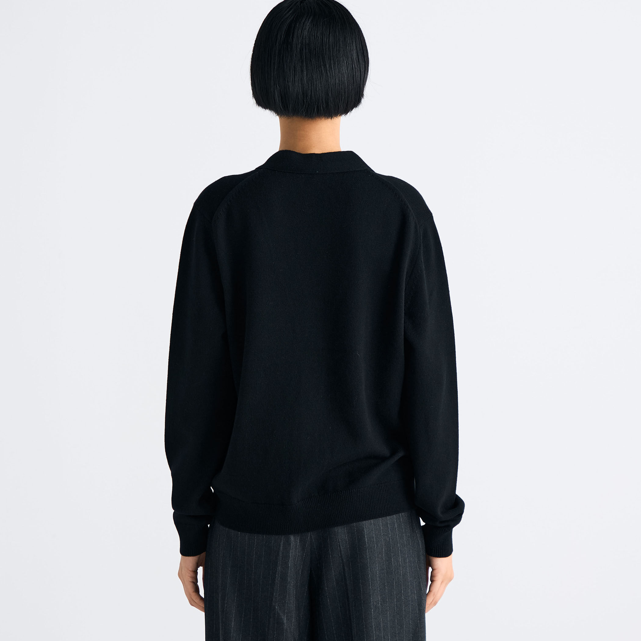 新品タグ付き 日本製 Vネックカーディガン 黒 LL相当 新品タグ付き 日本製 Vネックカーディガン 黒 LL相当