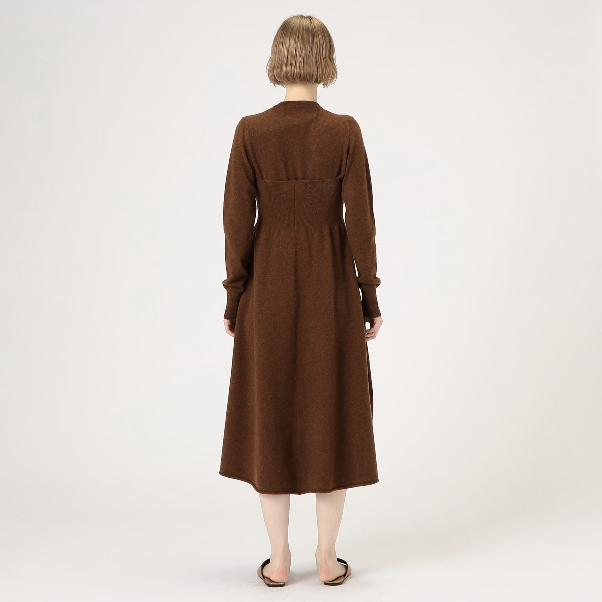 □extreme cashmere ease DRESS｜トゥモローランド 公式サイト