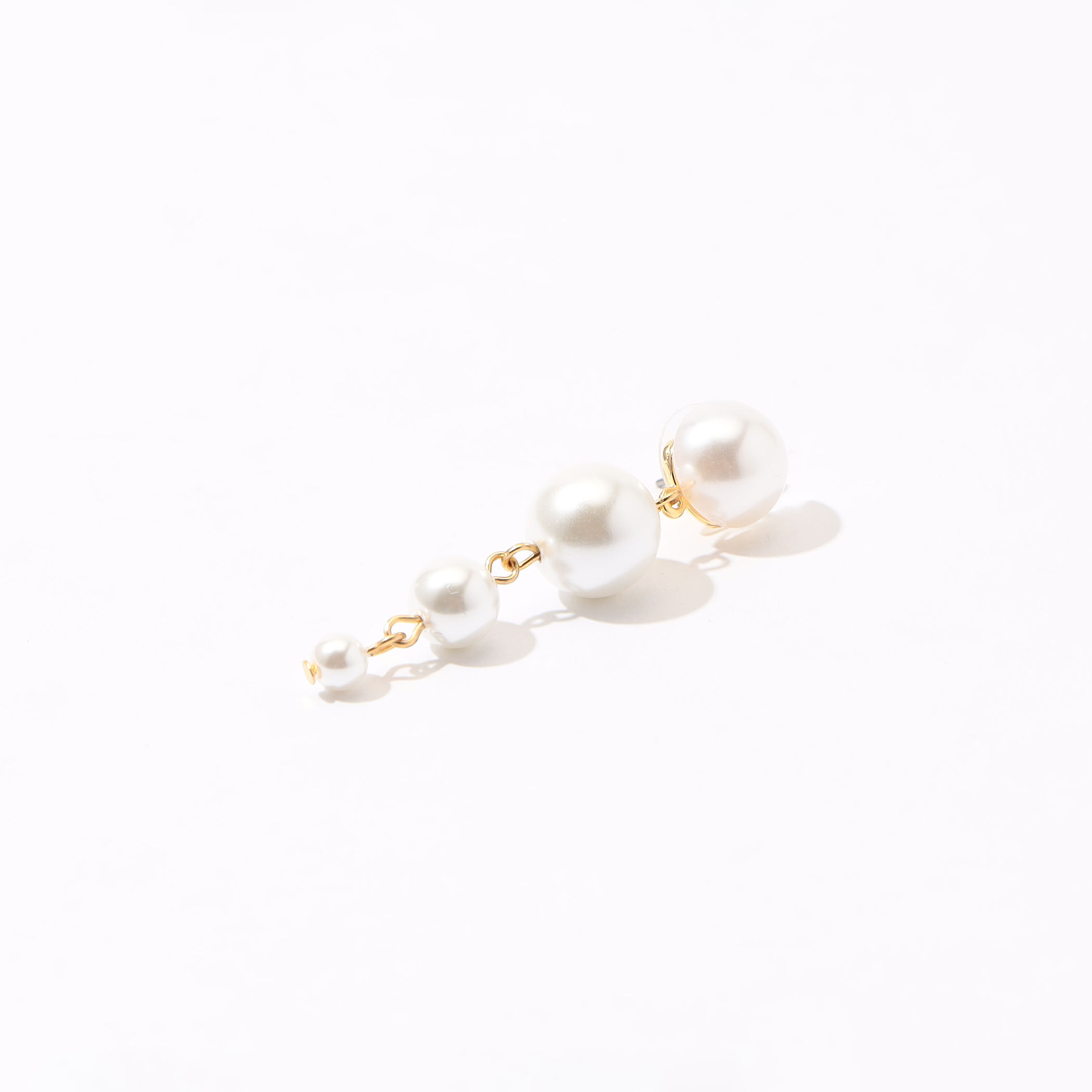 Kenneth Jay Lane Long Pearl ピアス｜トゥモローランド 公式通販