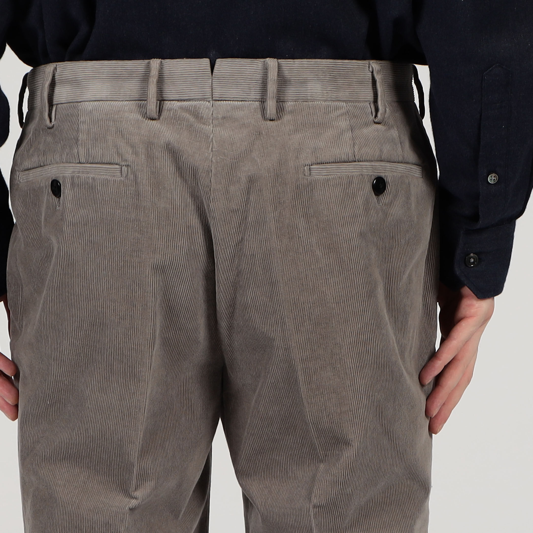 新品未着用 トゥモローランド　ストレッチコーデュロイ スリムストレートパンツ TOMORROWLAND（トゥモローランド） パンツ ストレッチコーデュロイ