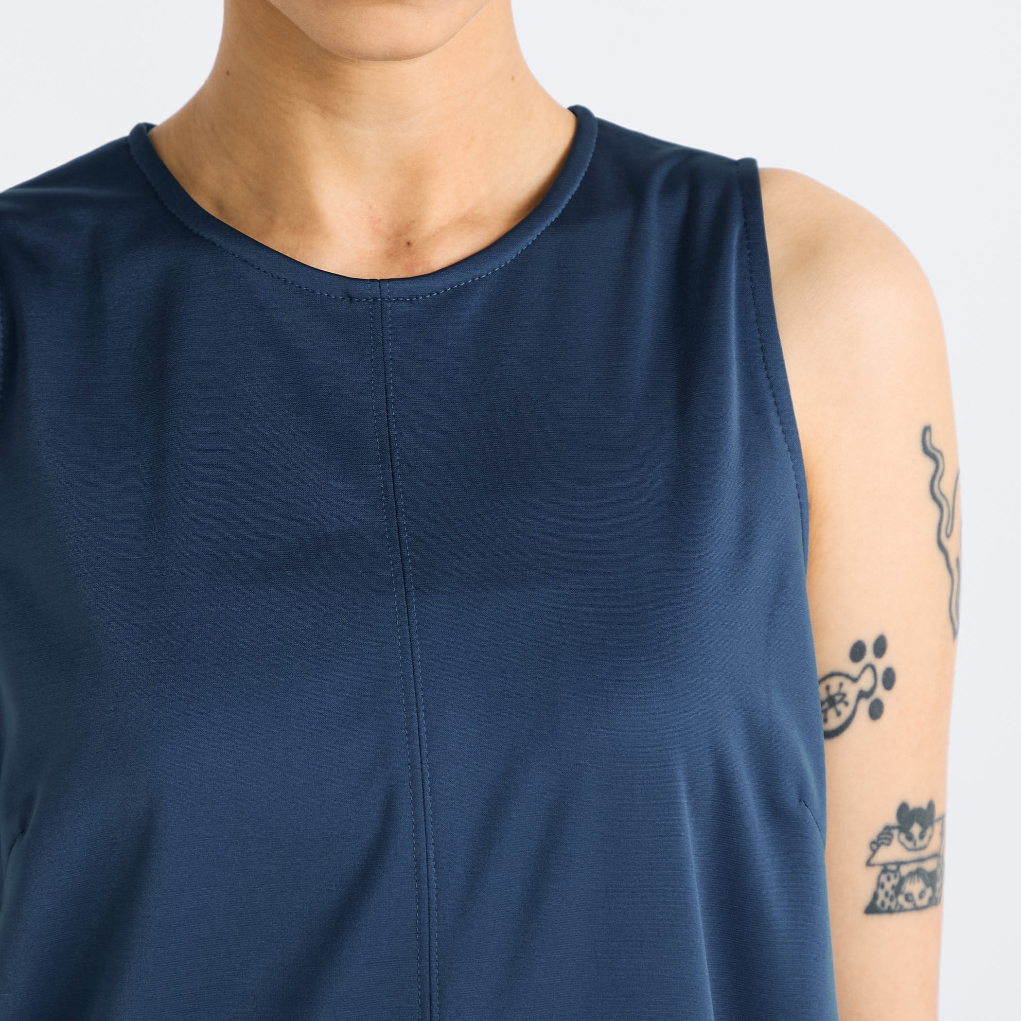 サテンダンボール ノースリーブ ワンピース｜トゥモローランド 公式通販