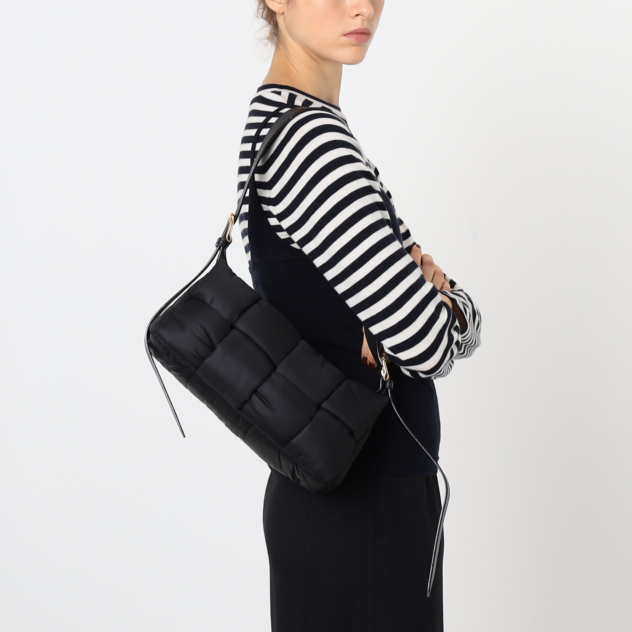 VIOLAd'ORO NYLON SHOULDER バッグ｜トゥモローランド 公式サイト