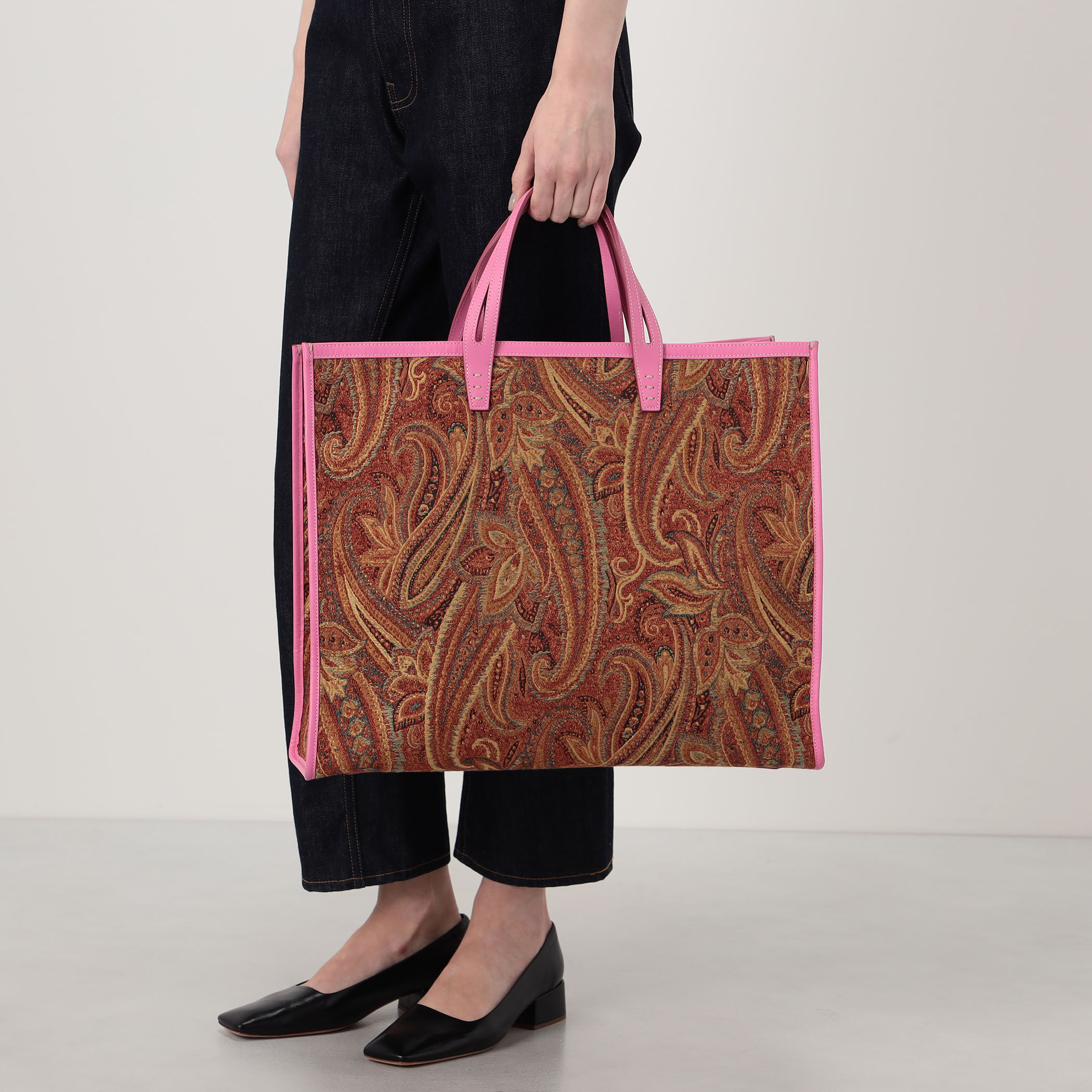A VACATION TANK ORANGE PAISLEY トートバッグ｜トゥモローランド 公式