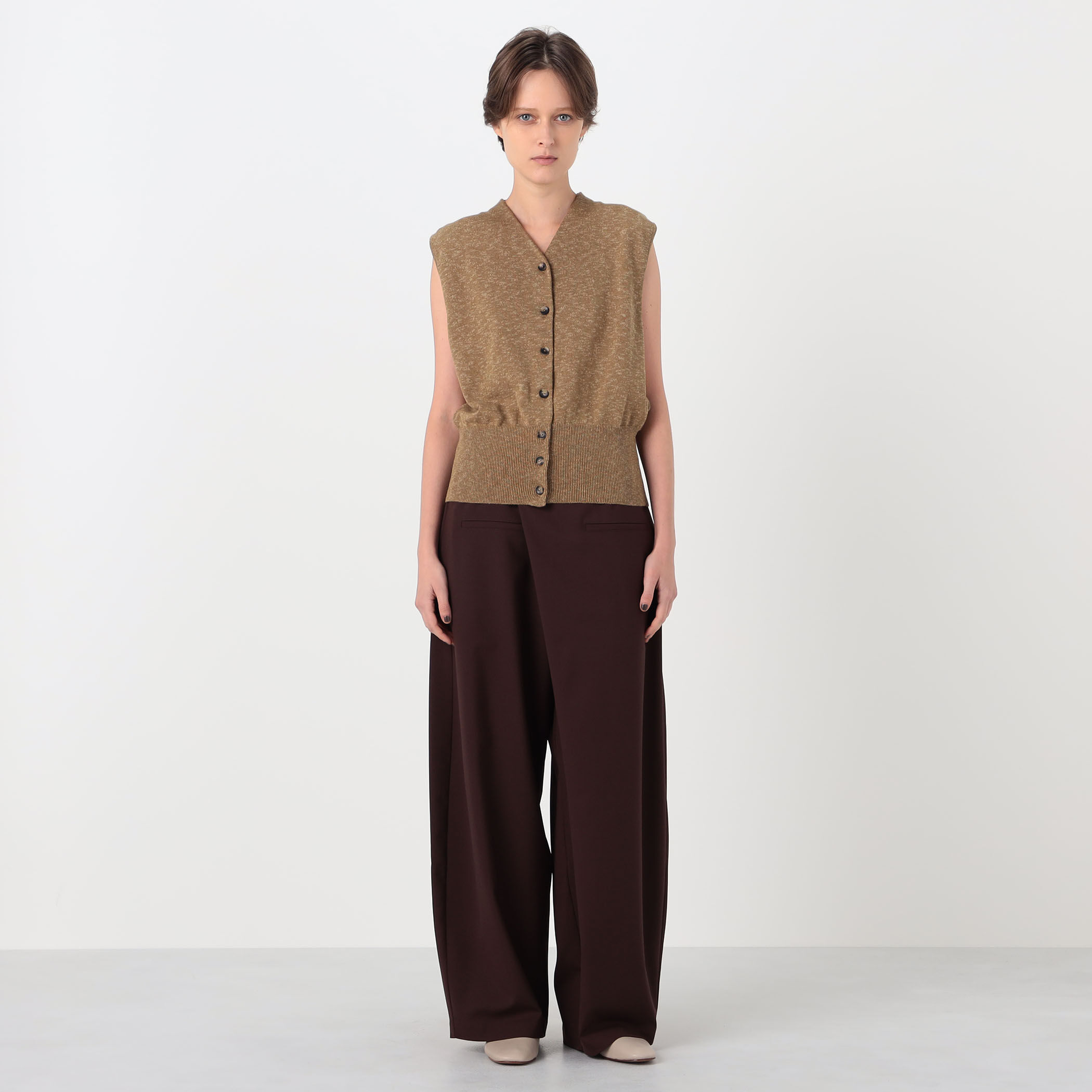 CORDERA Vネックベスト｜トゥモローランド 公式通販