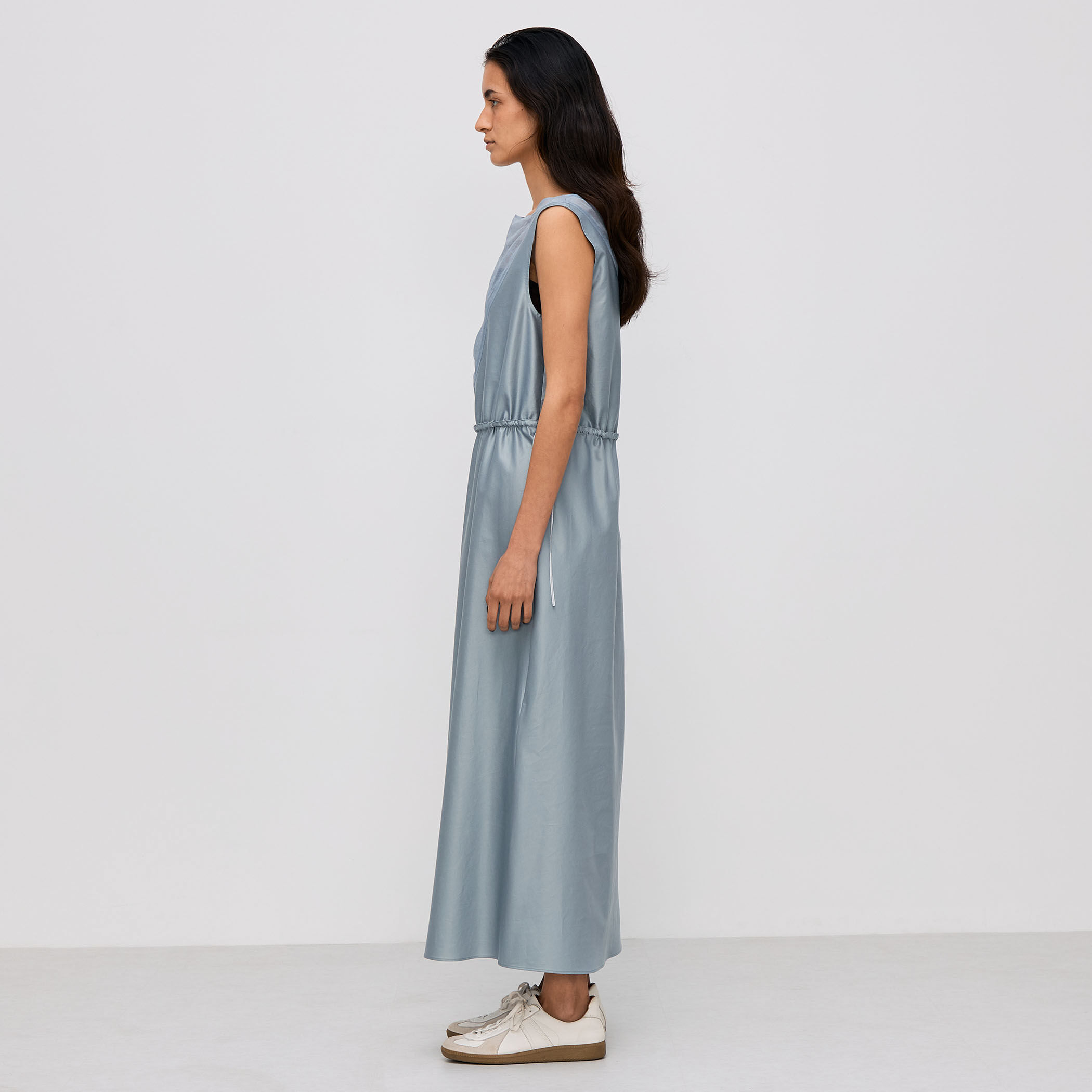 Victoria Beckham【関税送料込】オープンバックサテンドレス 関税込＞Victoria Beckhamアシンメトリードレープミディドレス
