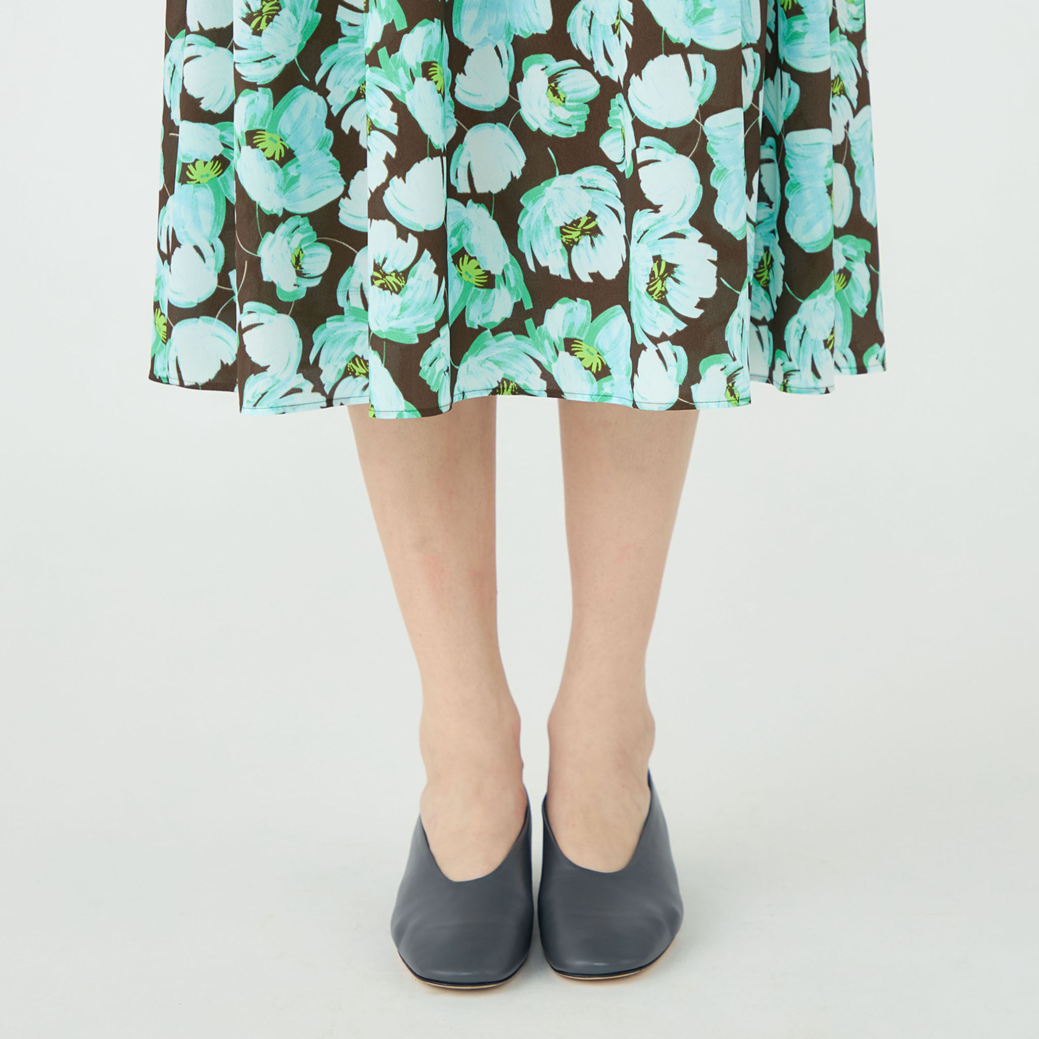 Ballsey フラワープリント　プリーツワンピース　トゥモローランド フェザリーフラワープリント ティアードワンピース｜トゥモローランド