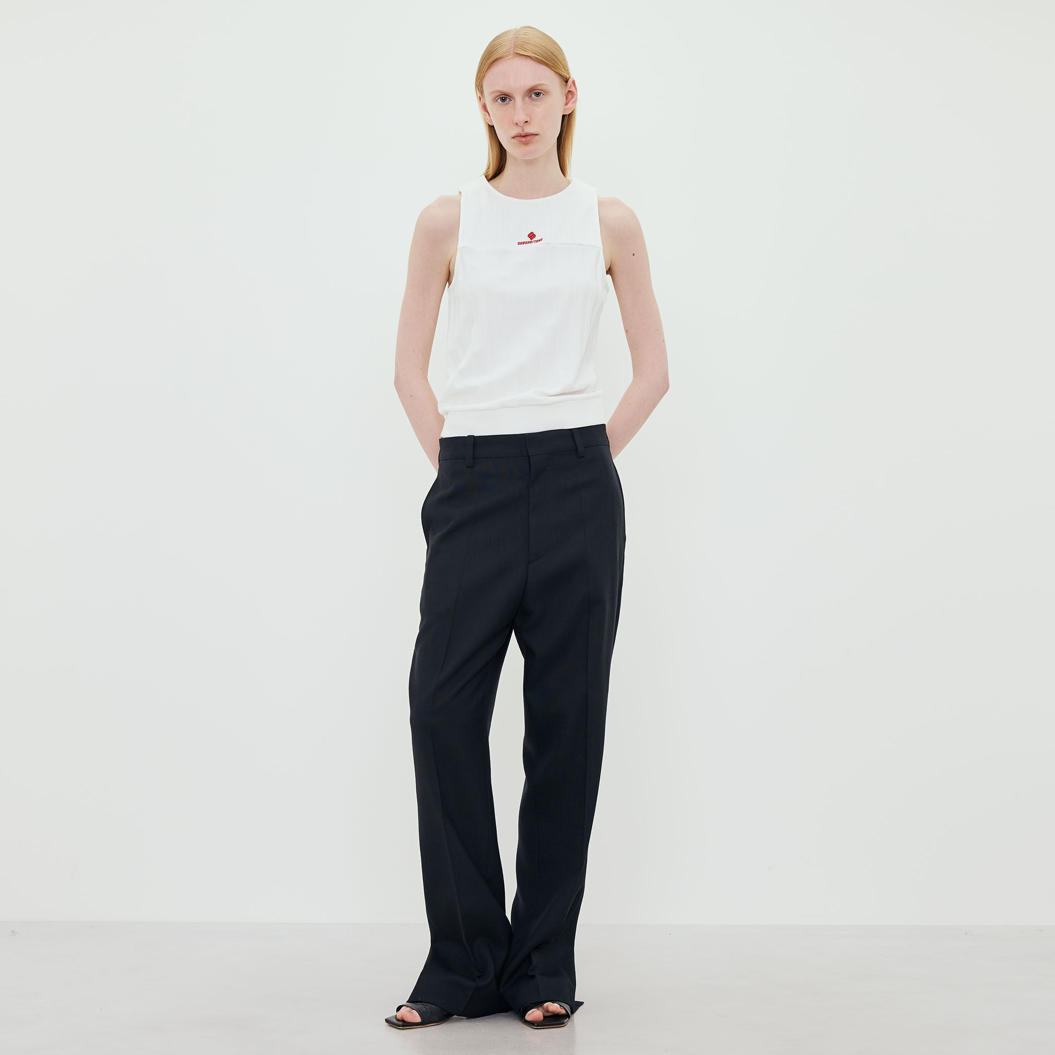 別注】SHUSHU/TONG Logo Sleeveless Top スリーブレストップ