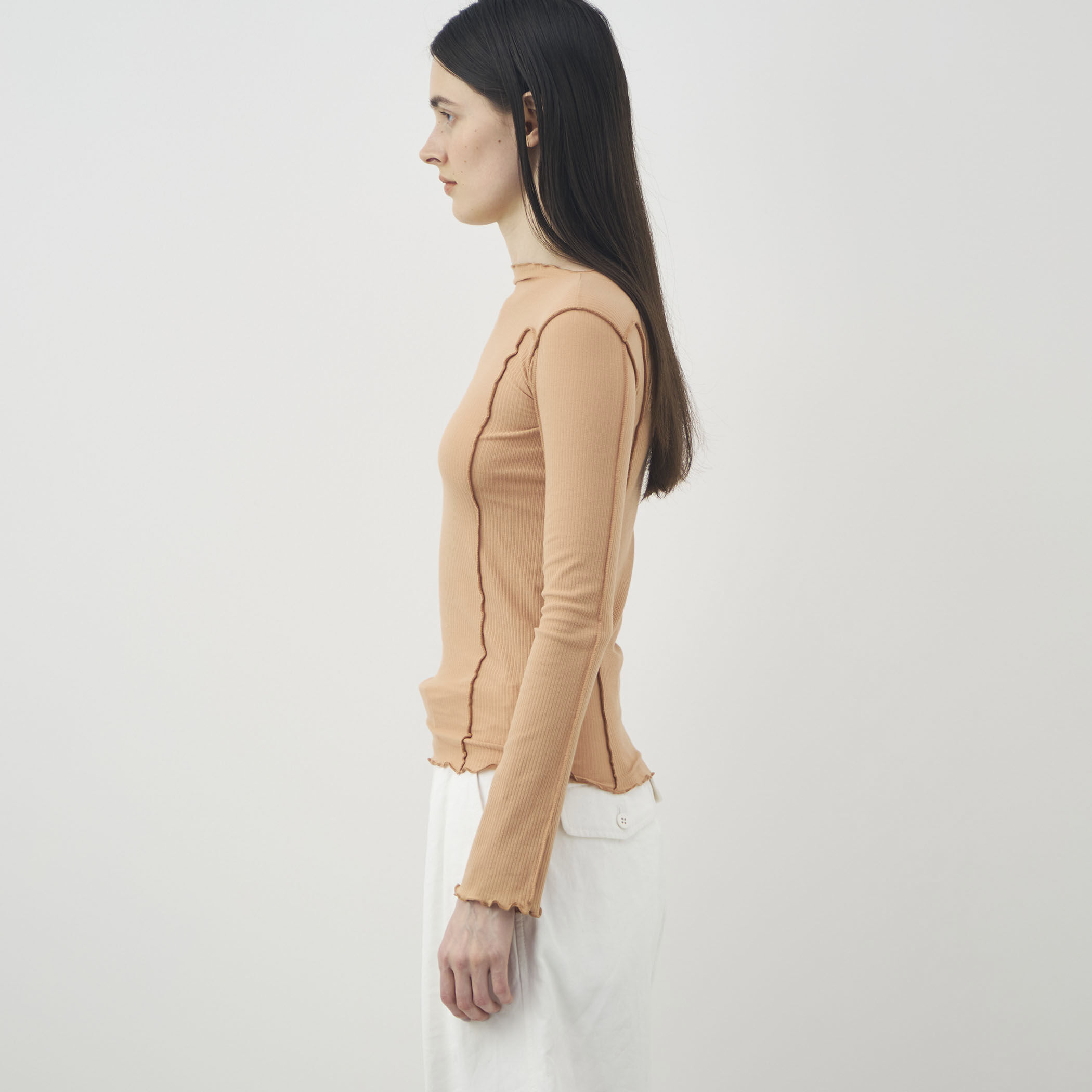 カットソー(長袖/七分) baserange omato long sleeve S camel BASERANGE OMATO LONG SLEEVE TEE｜トゥモローランド 公式サイト