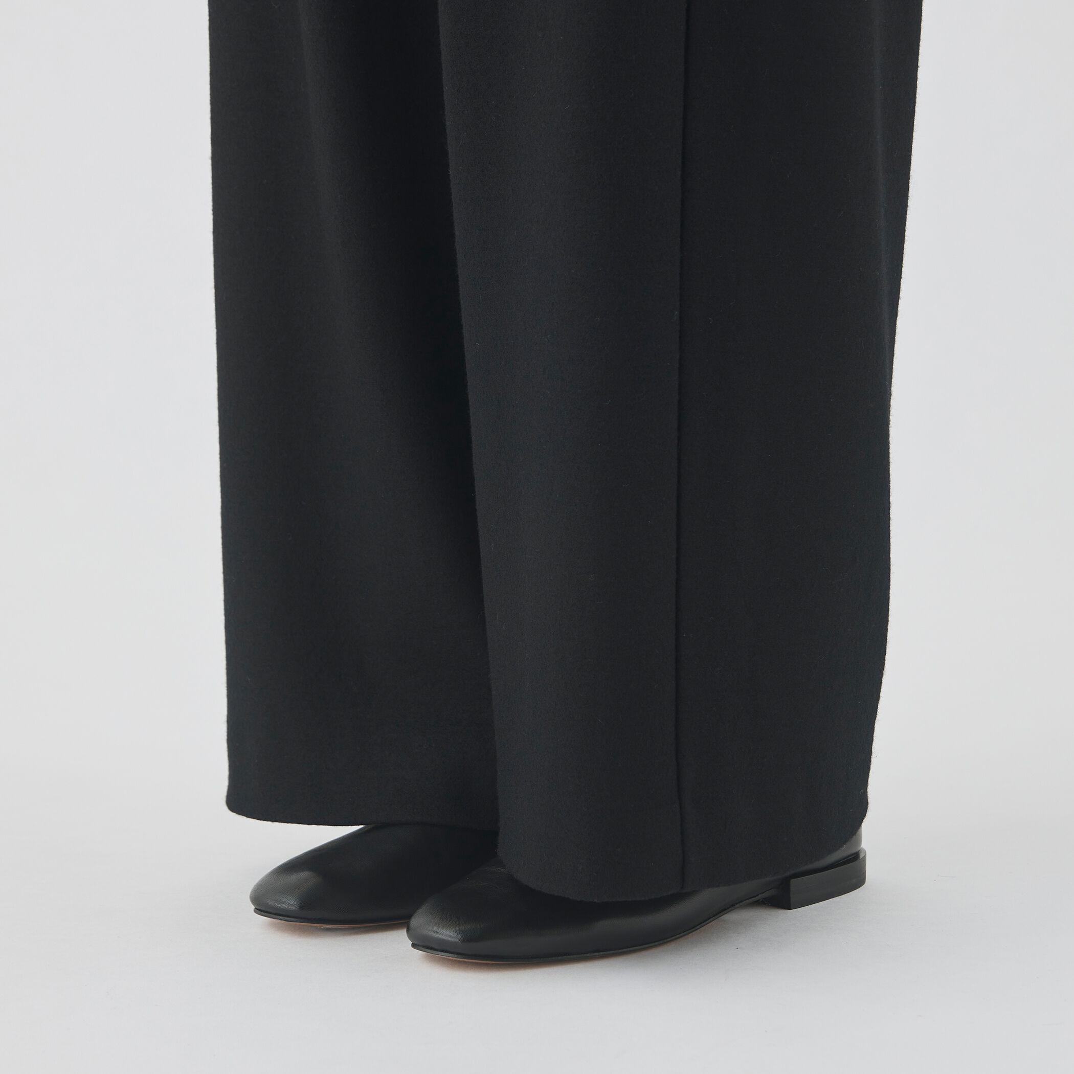 ミルドスムース タックワイドパンツ｜トゥモローランド 公式通販