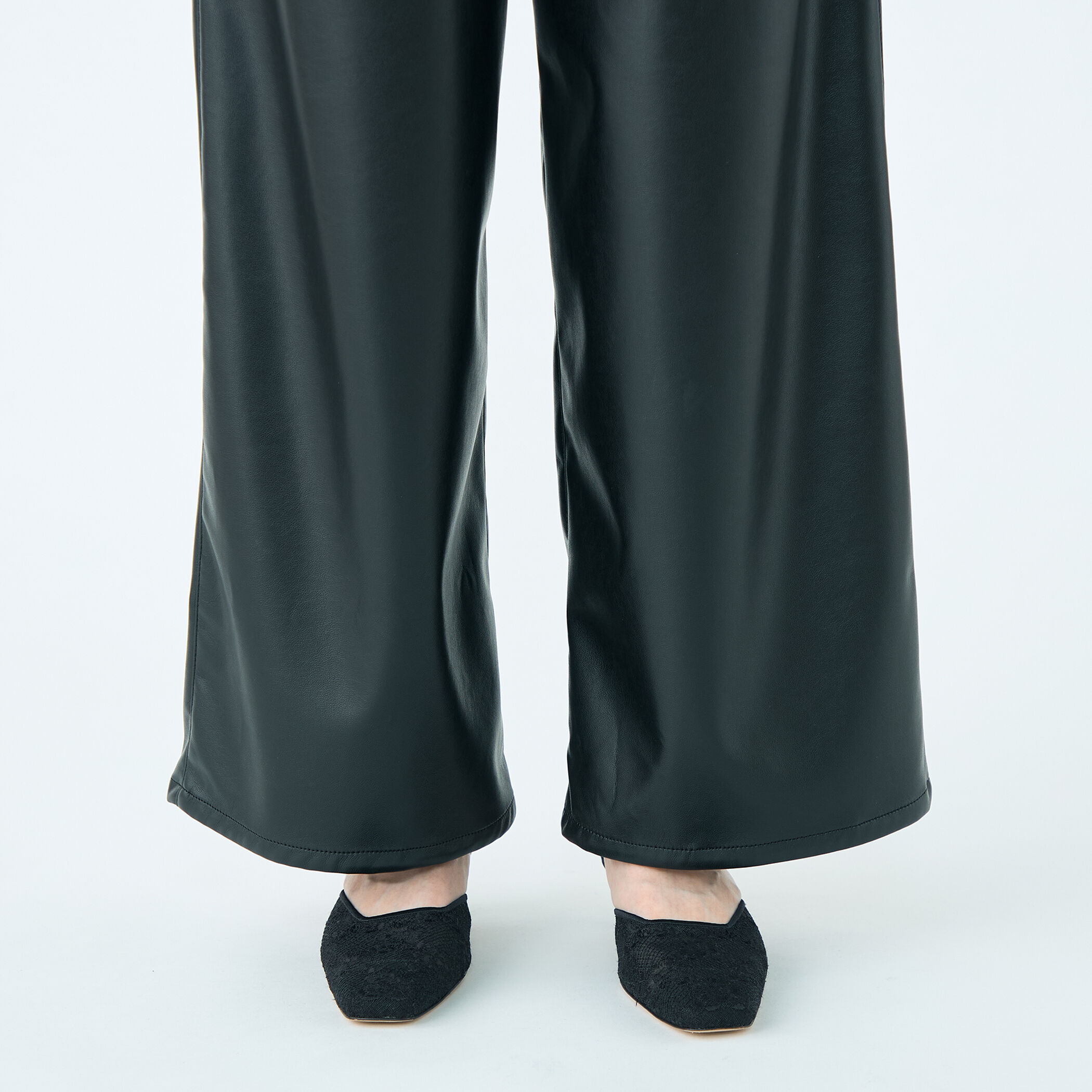 レザーライククロス サイドタブパンツ｜トゥモローランド 公式通販