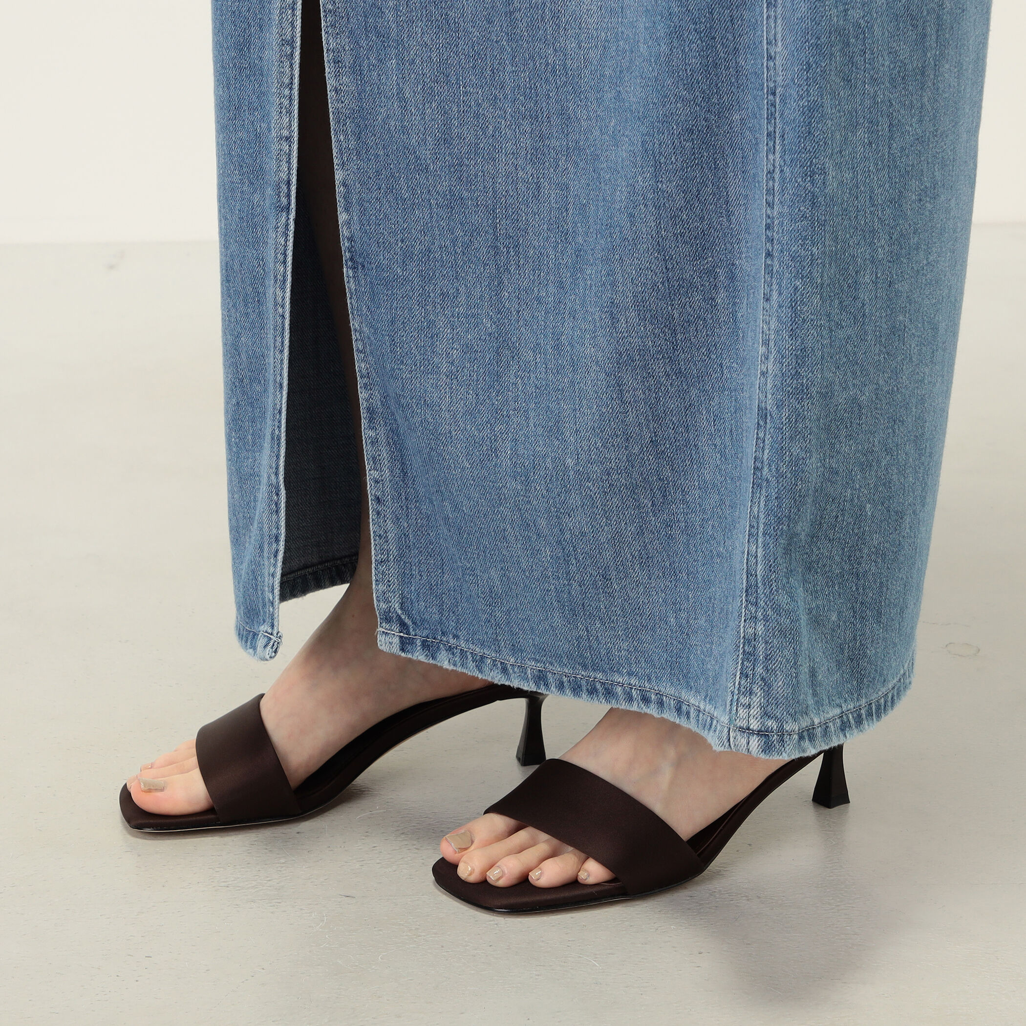 alagio SATIN MULE SARA ヒールサンダル｜トゥモローランド 公式サイト