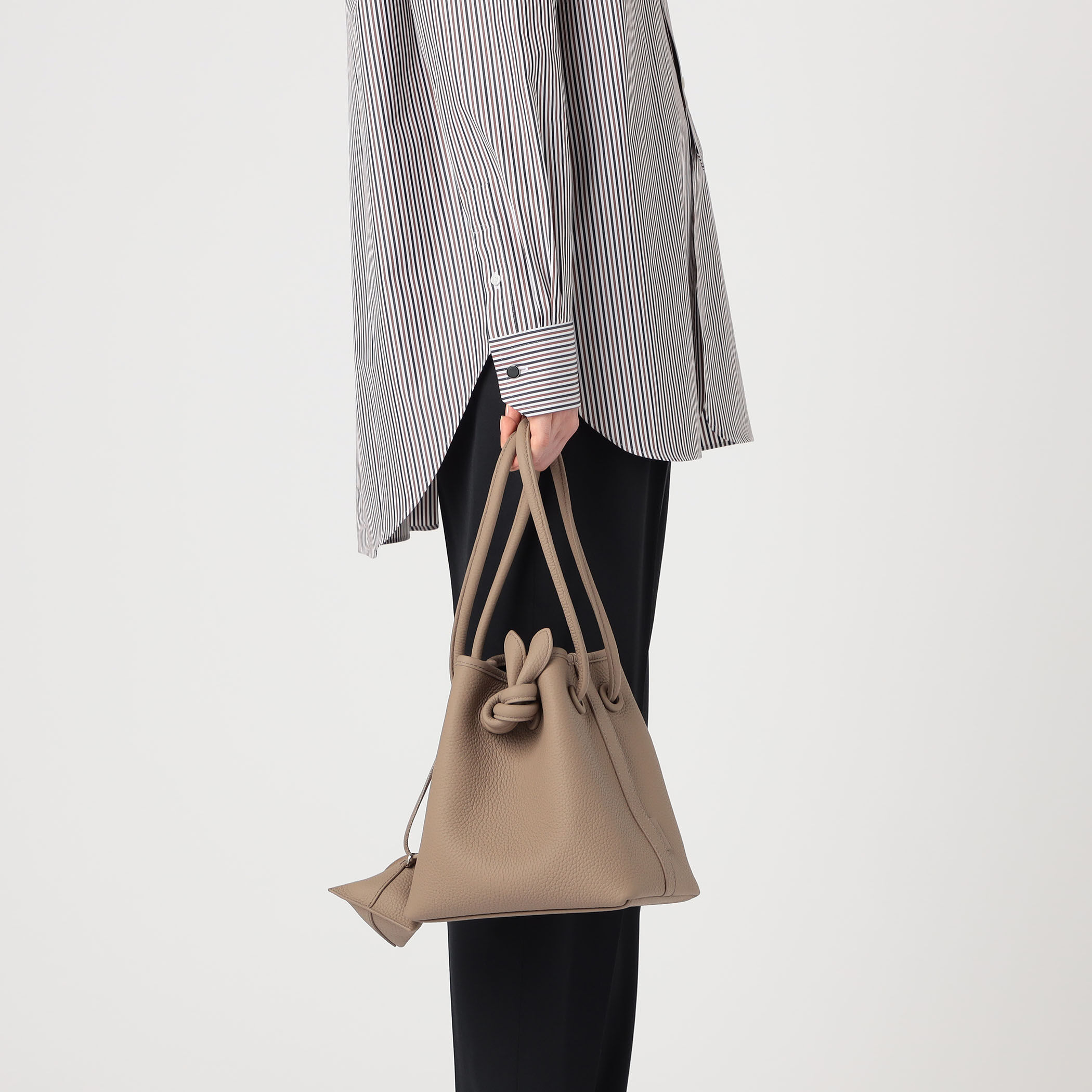 別注】VASIC BOND MINI CHARM バッグ｜トゥモローランド 公式通販