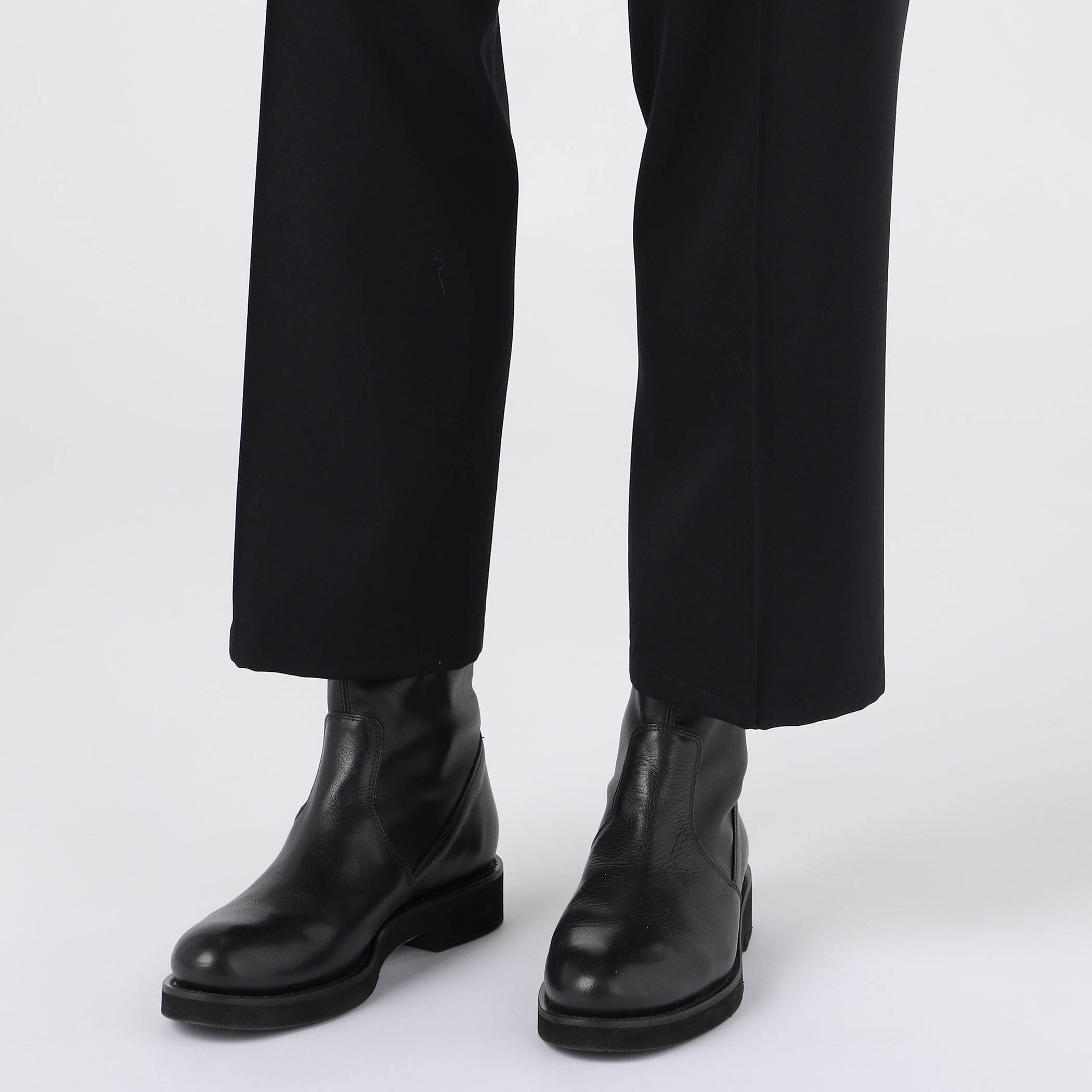 OVERCOAT センタープレススラックス｜トゥモローランド 公式通販