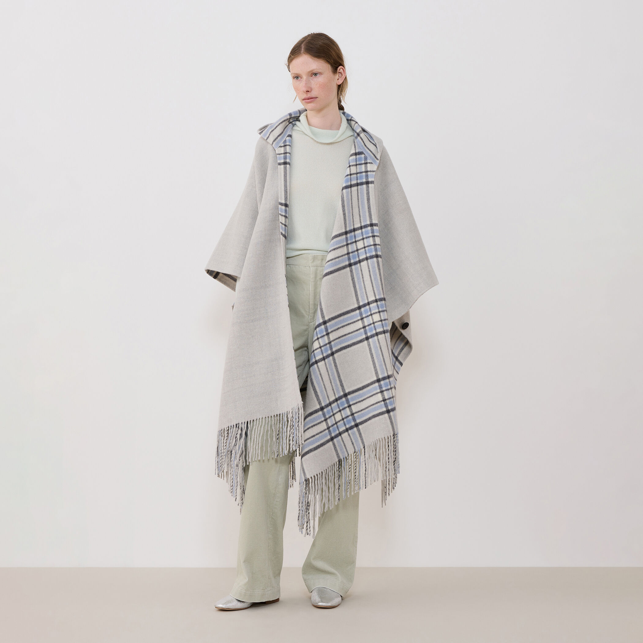 リバーブランケット フーテッドポンチョ｜トゥモローランド 公式通販