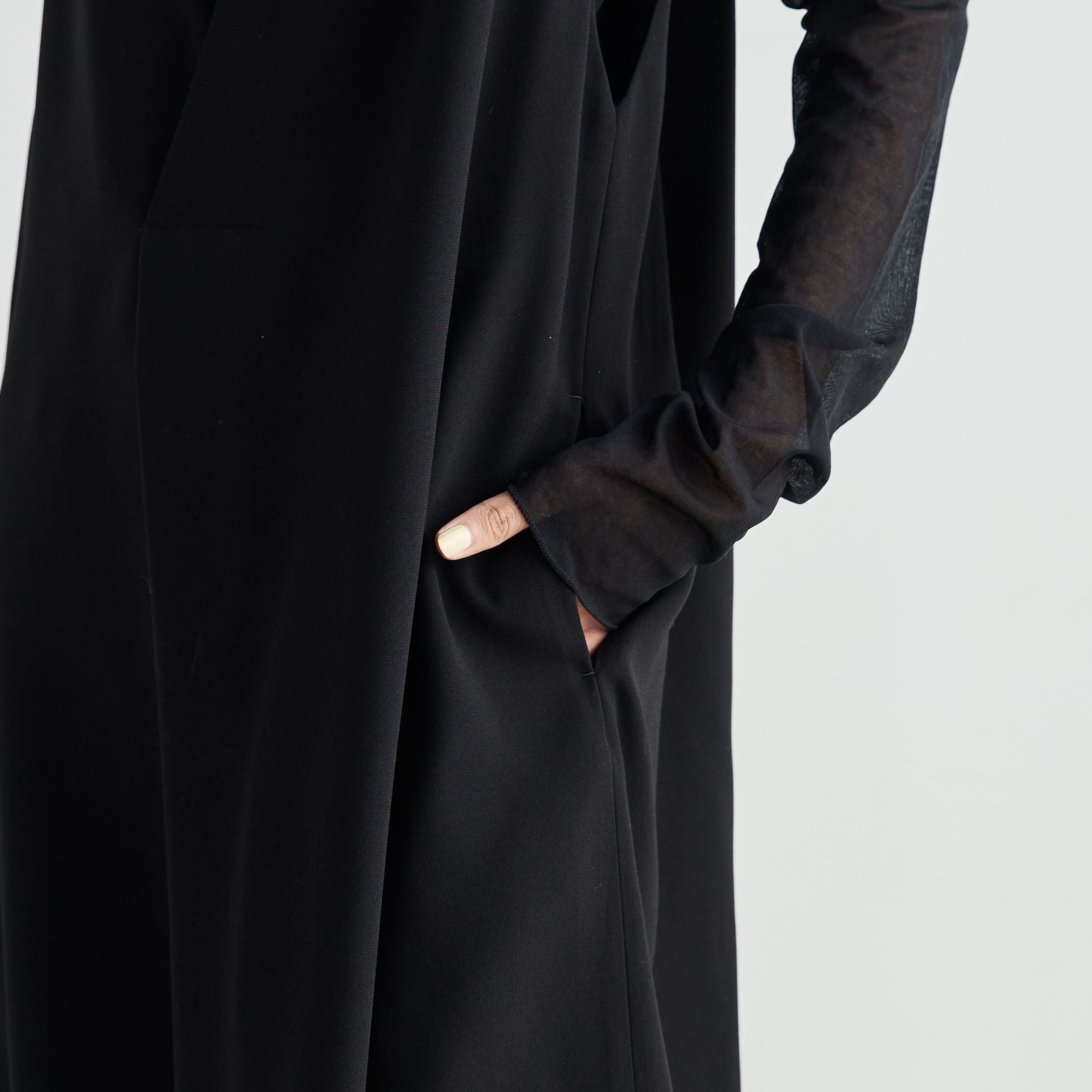 バックサテンジョーゼット Vネックジレ|トゥモローランド 公式通販 バックサテンジョーゼット Vネックジレ|トゥモローランド 公式通販
