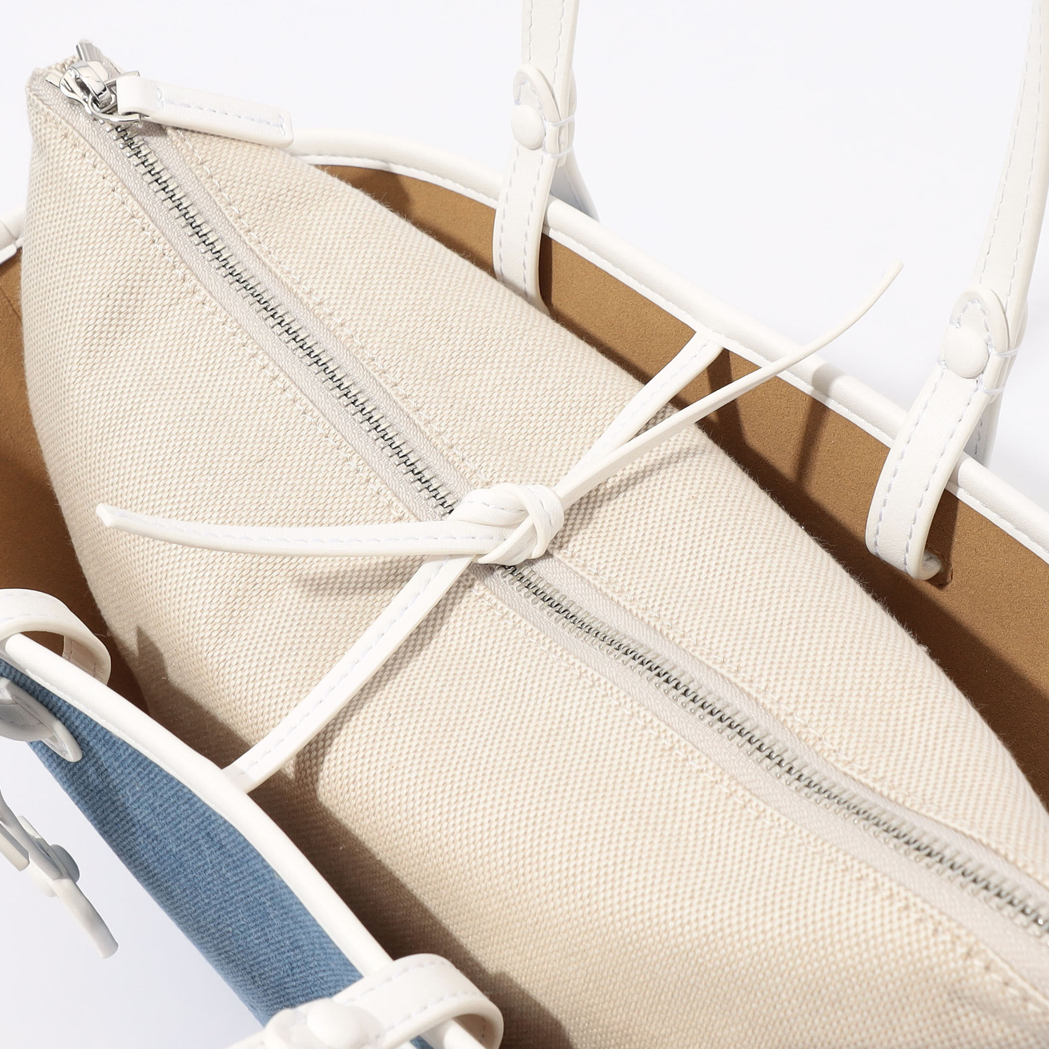 □【別注】VASIC VASKET MINI ハンドバッグ｜トゥモローランド