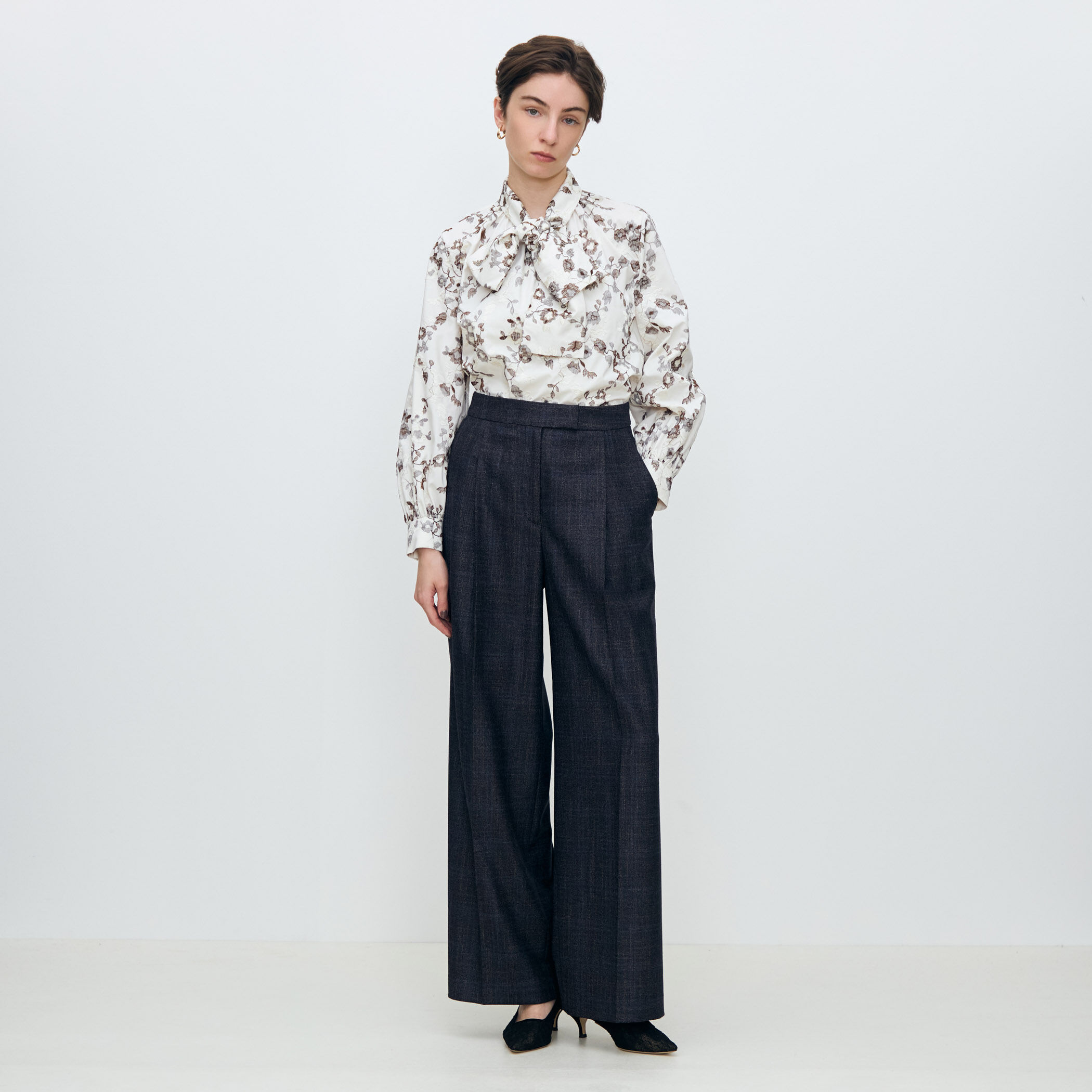 SILK AIR PANE タックワイドパンツ｜トゥモローランド 公式通販