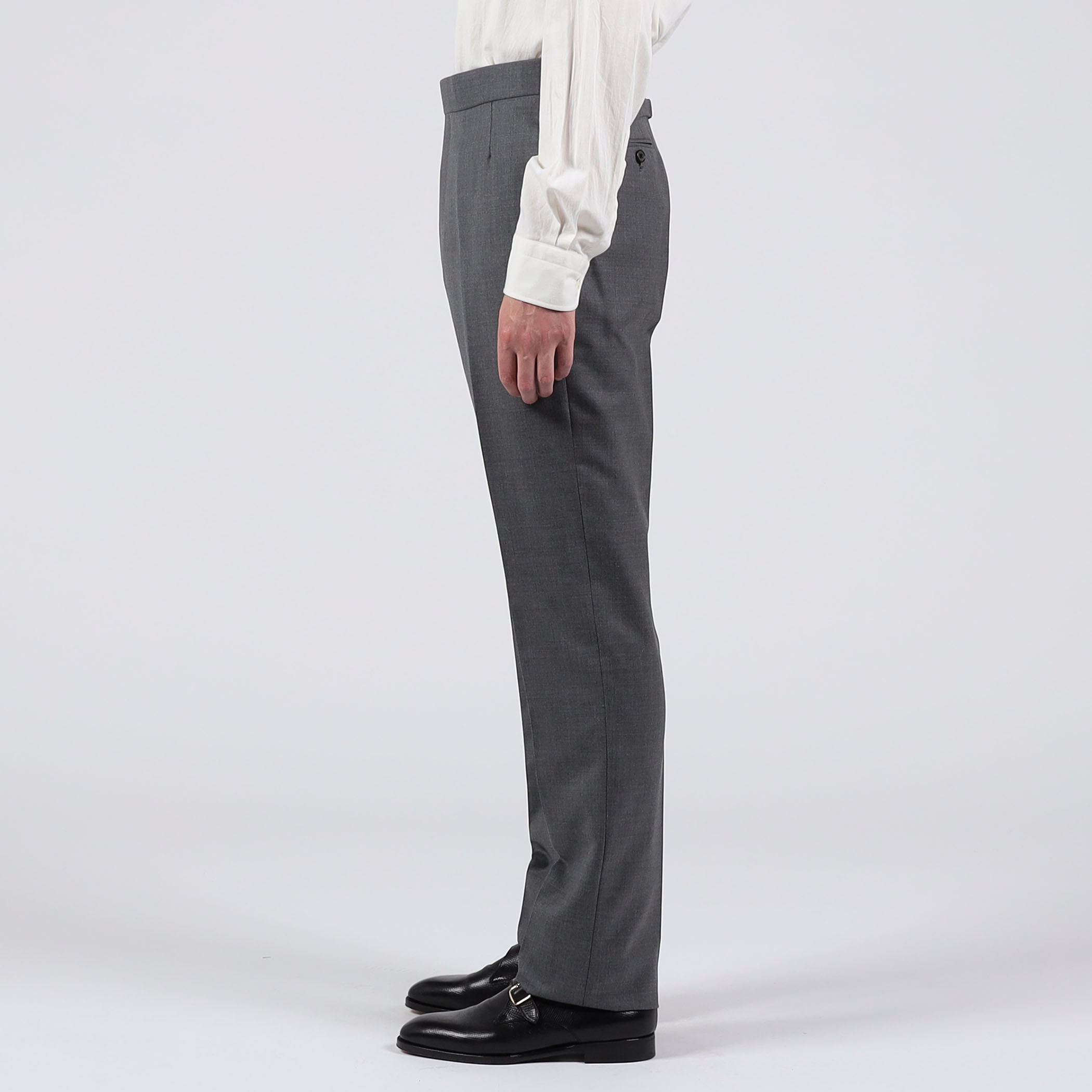 THOM BROWNE. スラックス THOM BROWNE FIT 1 BACK STRAP TROUSERS｜トゥモローランド 公式通販