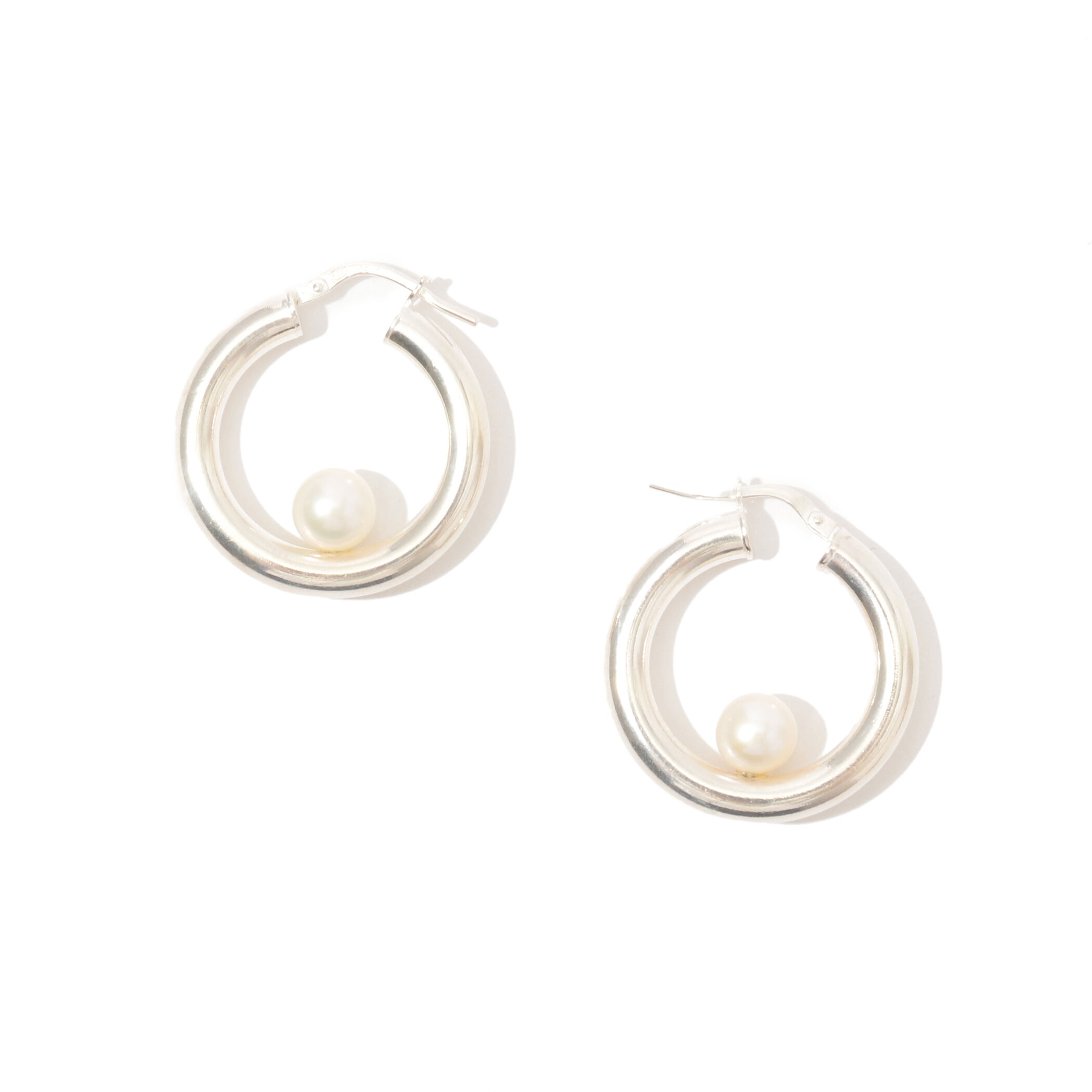 Kara Yoo LUNA I HOOPS ピアス｜トゥモローランド 公式通販