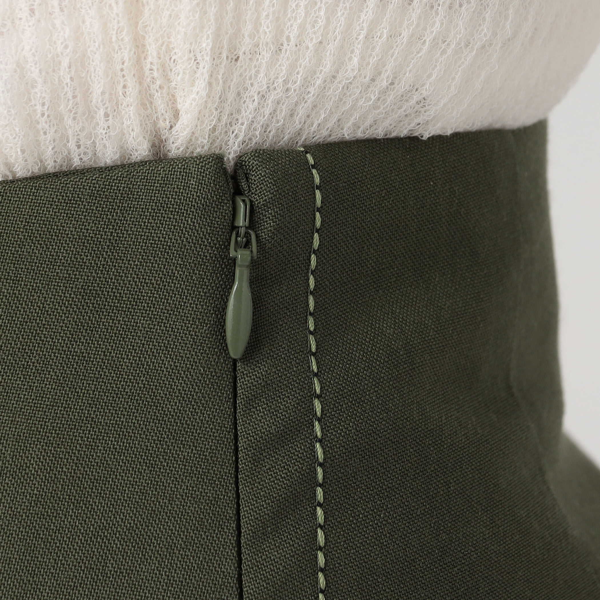 静けさの中に宿る存在感【MARNI】ウール ブレンド スカート MARNI TROPICAL WOOL スカート｜トゥモローランド 公式通販