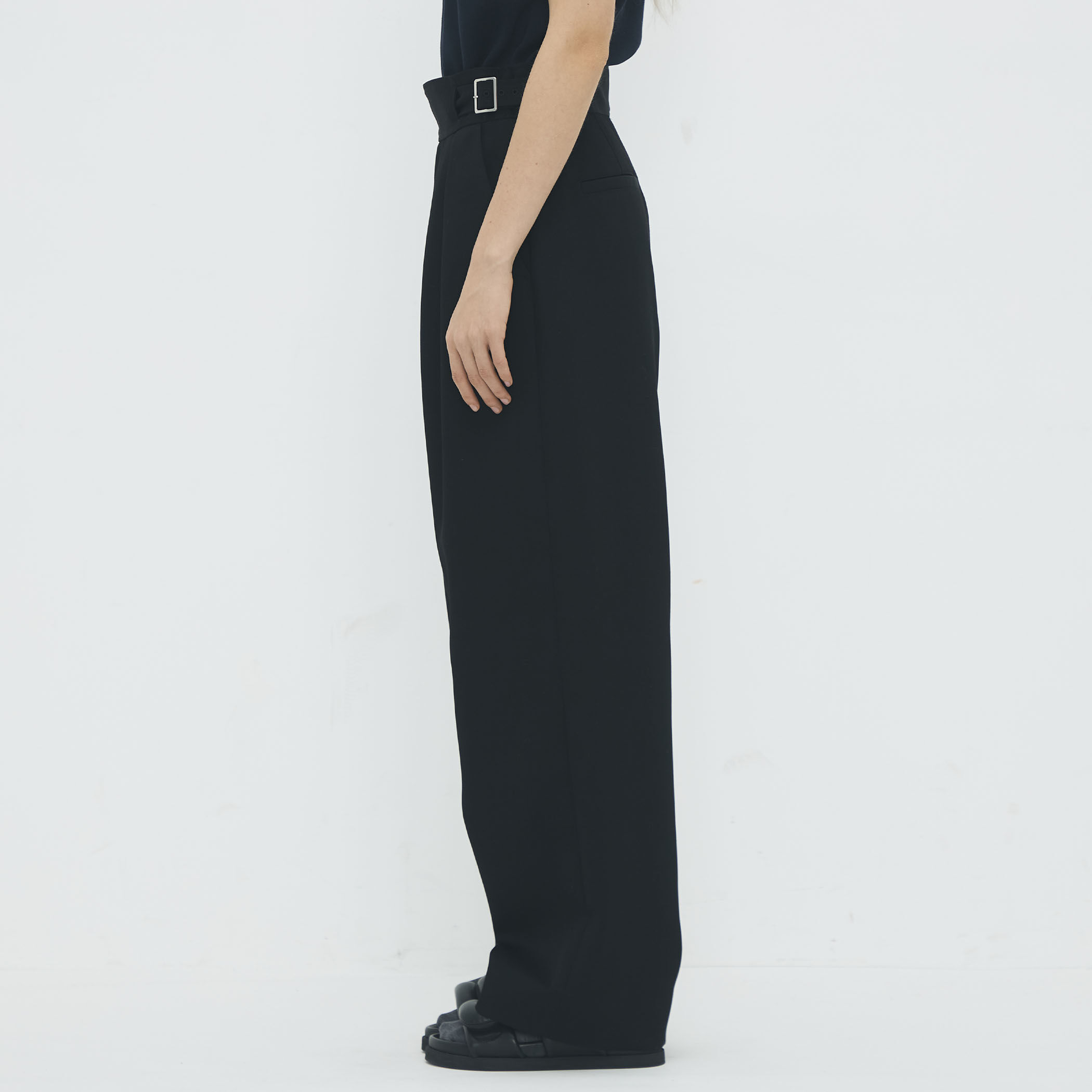 ウールライトギャバジン グルカパンツ｜トゥモローランド 公式通販