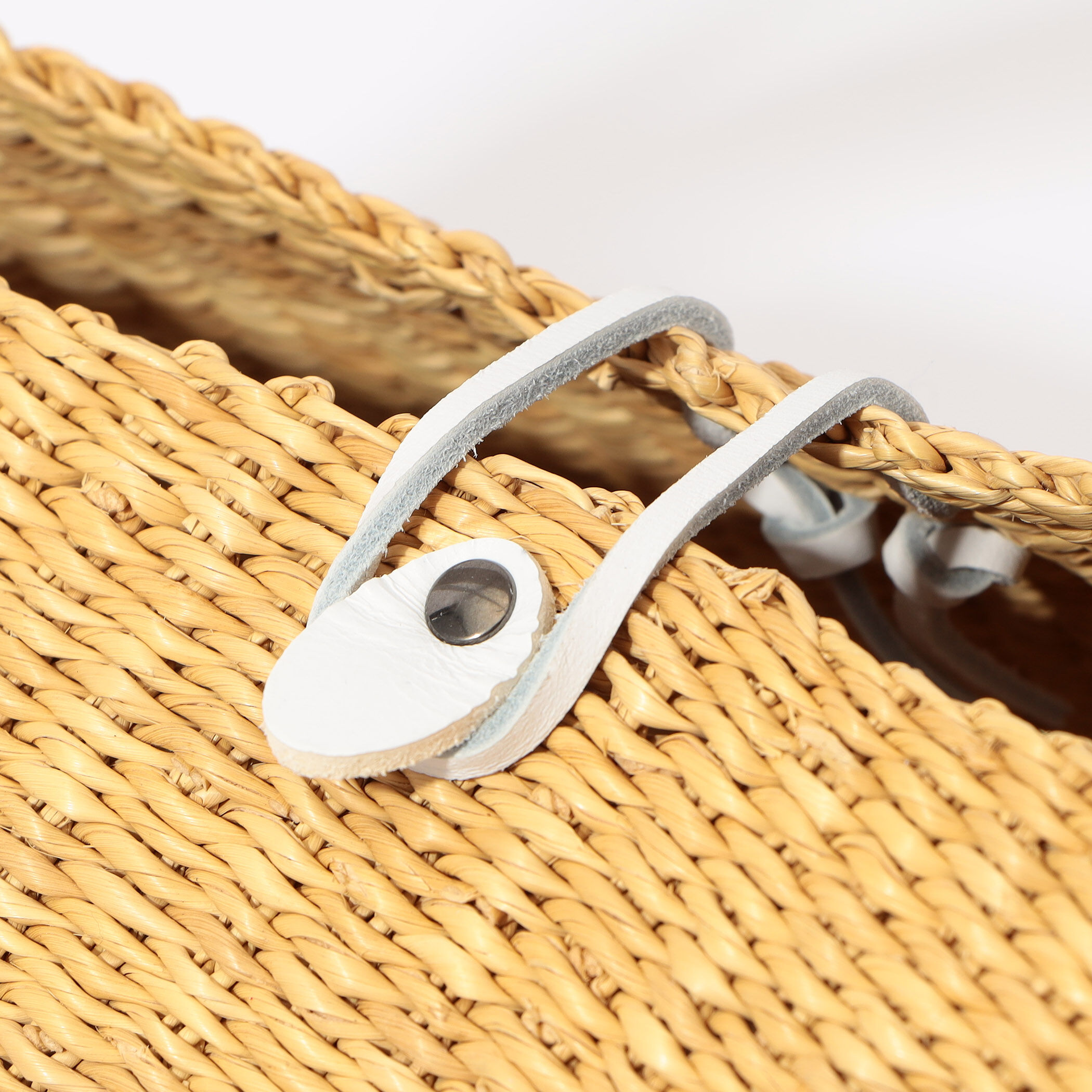 INES BRESSAND MEDIUM WALNUT Bag｜トゥモローランド 公式通販