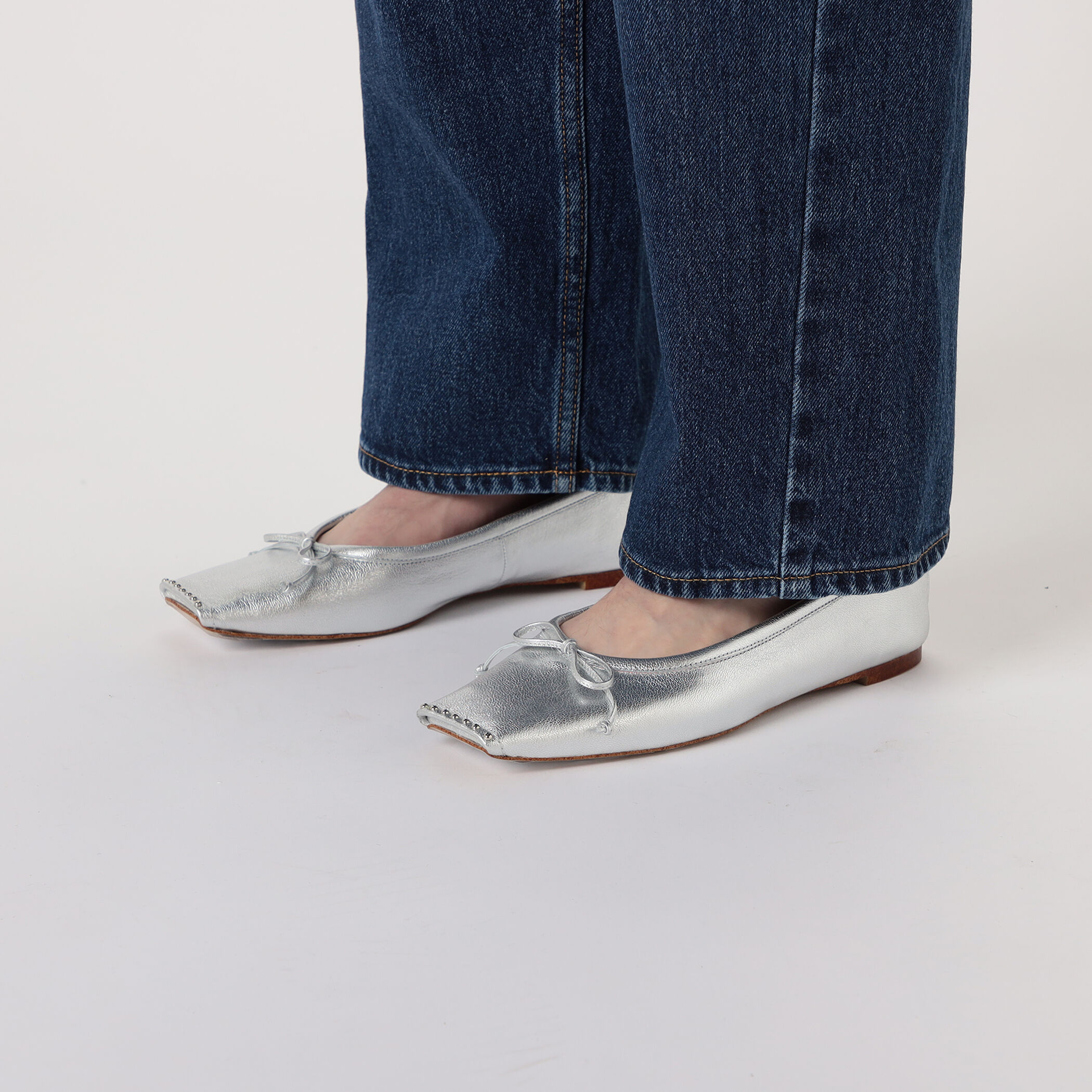 CHEMBUR SQ FLAT STUDS BALLET シューズ｜トゥモローランド 公式通販