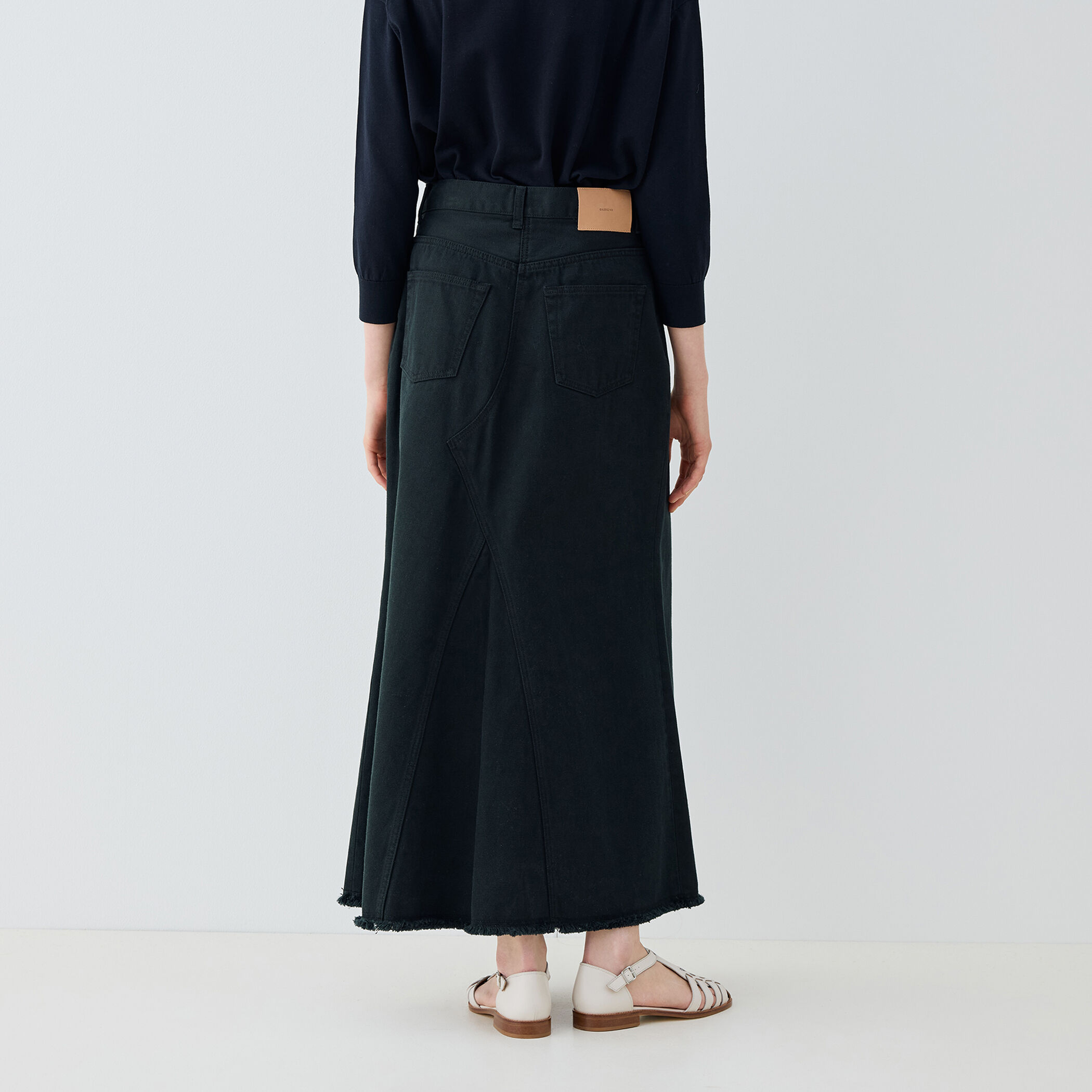 ヴィンテージアイランドデニム ヘムフレアスカート｜トゥモローランド