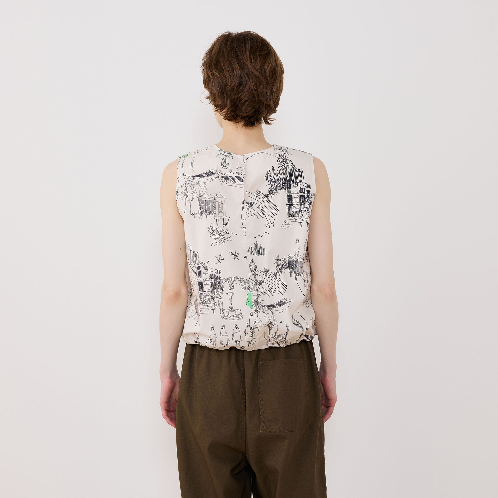 グリーンスケーププリント ノースリーブブラウス｜トゥモローランド