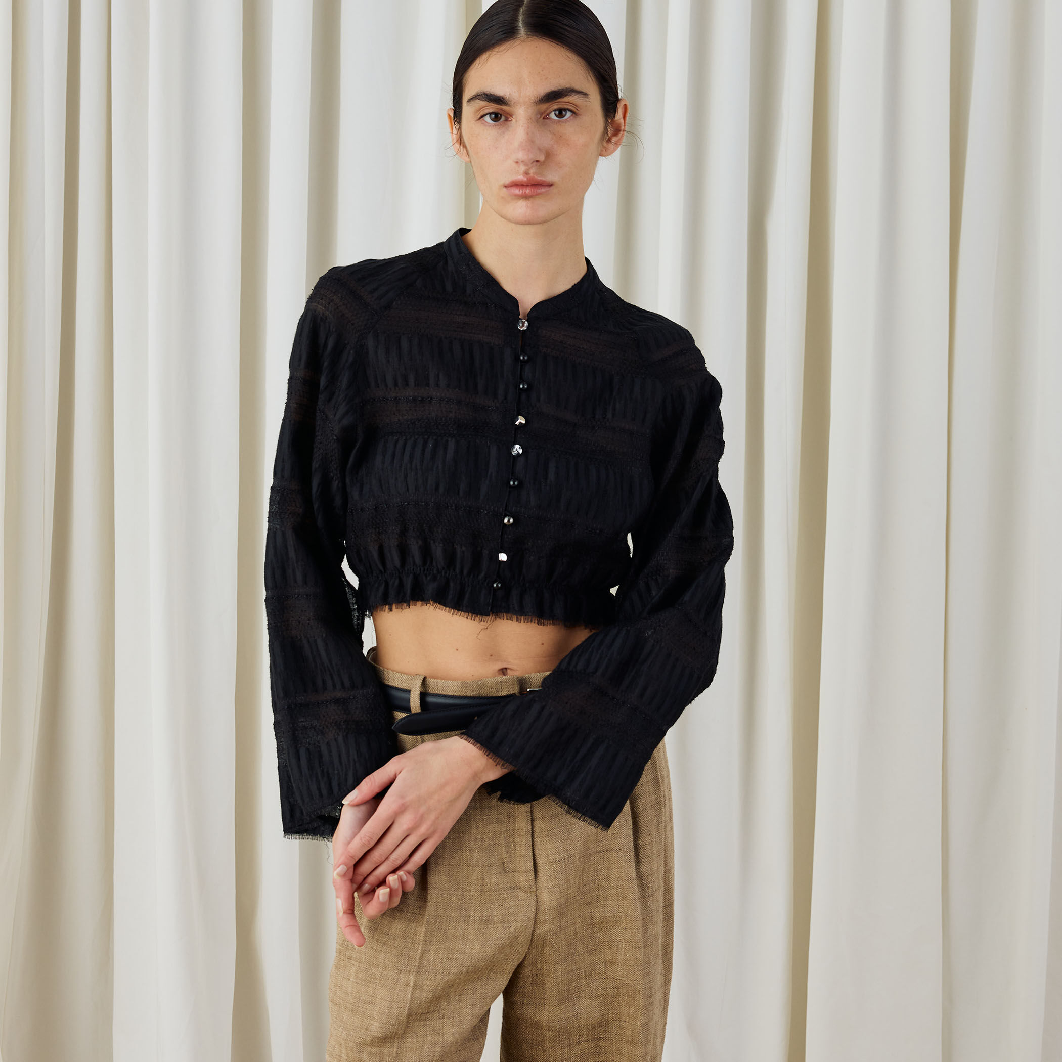 ブリックジャカード クロップドブラウス｜トゥモローランド 公式通販