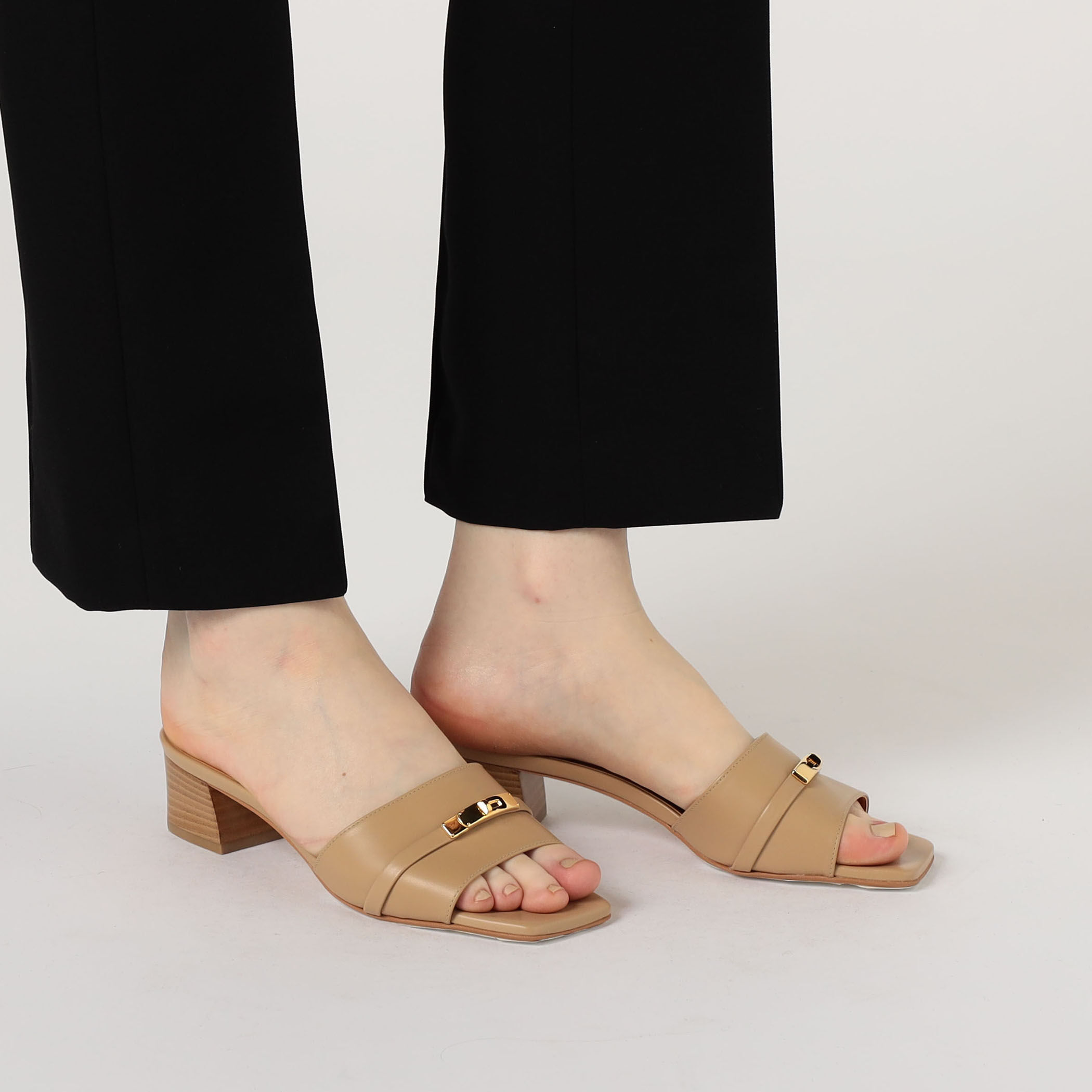 ミュール　トゥモローランド item5912f2d4e02511edb1960242ac