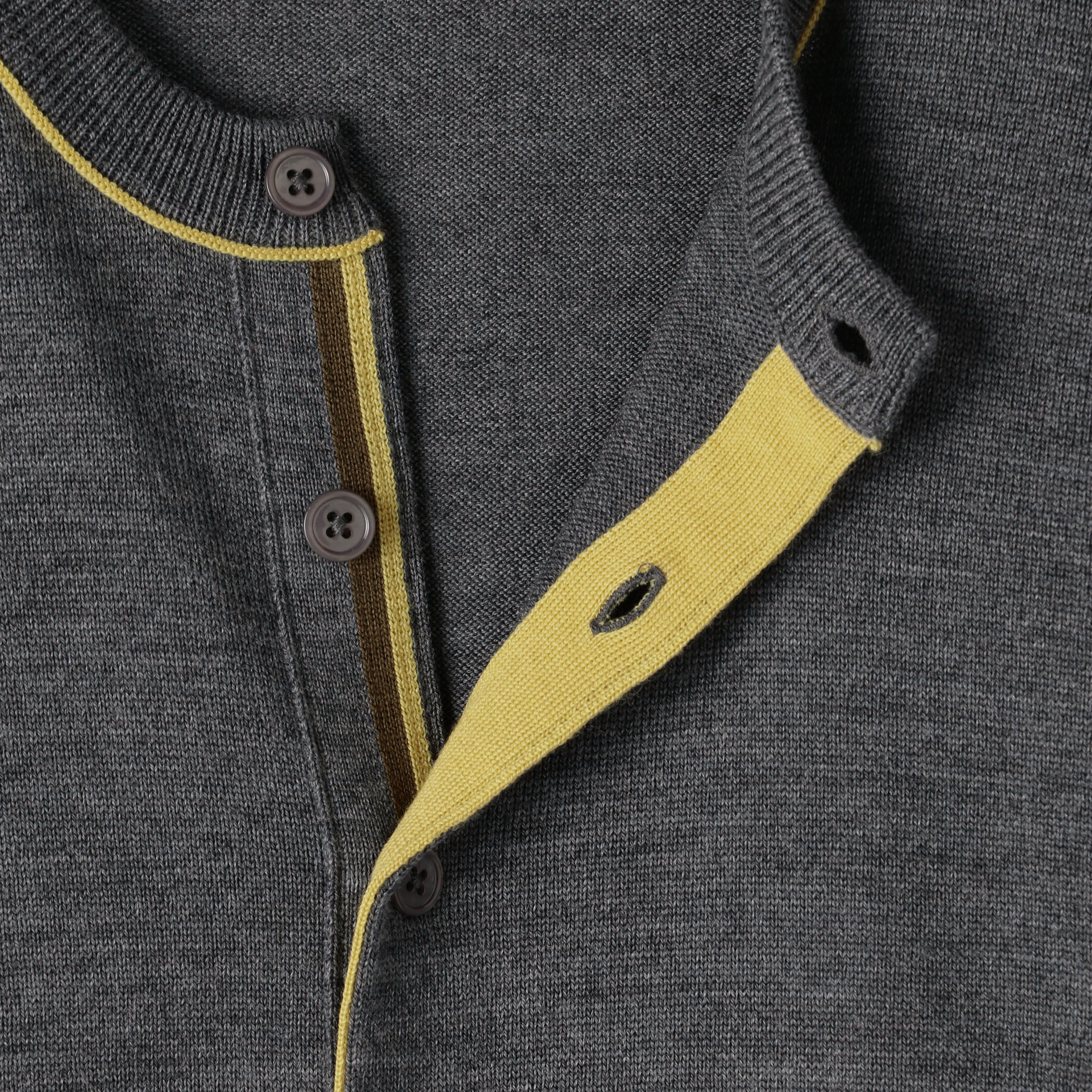 プレーンウール クルーネックカーディガン｜トゥモローランド 公式通販