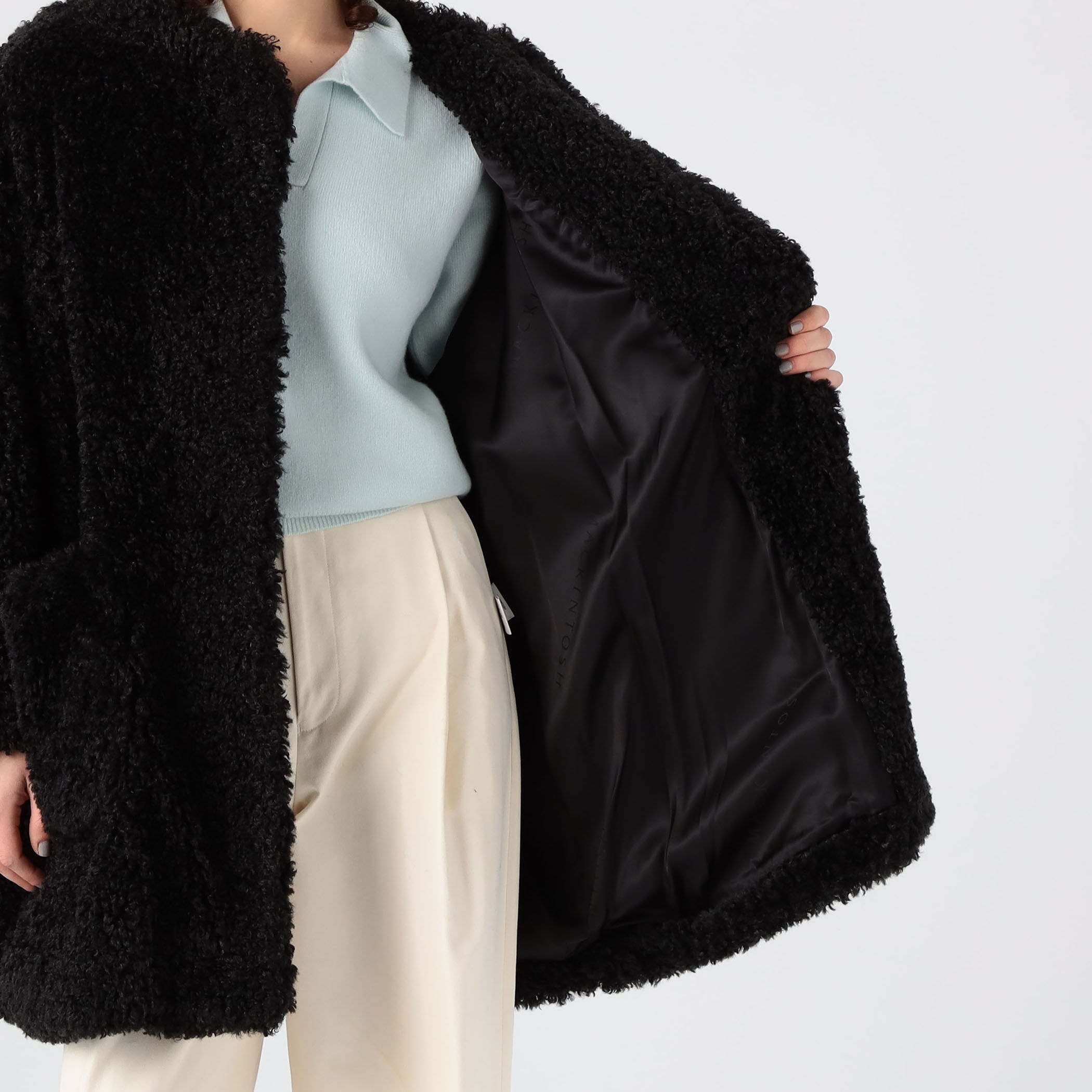 MACKINTOSH カシミヤ混ノーカラーコート ブルーフォックスファー 黒 日本製／ブルーフォックスファー／カシミヤ混】拘りのシルエット