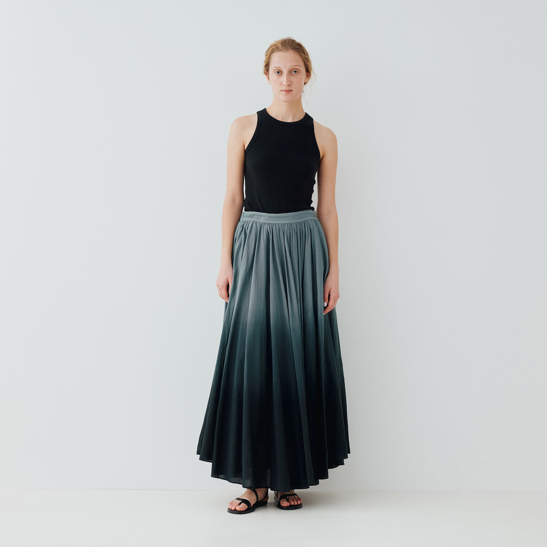 IKORRE OMBRE DYED SKIRT｜トゥモローランド 公式通販