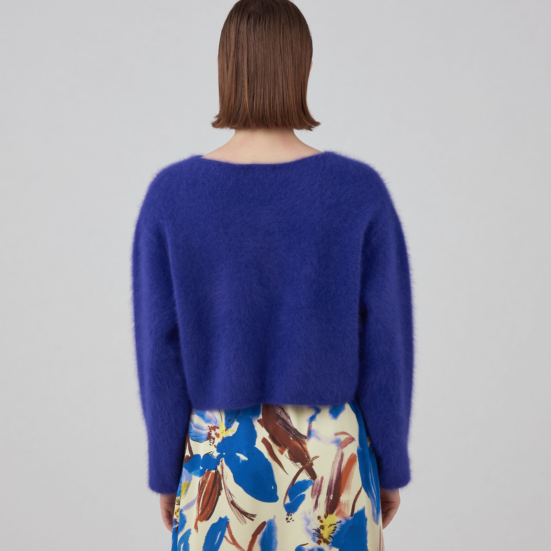 フラッフィーヤーン Vネックプルオーバー｜トゥモローランド 公式通販