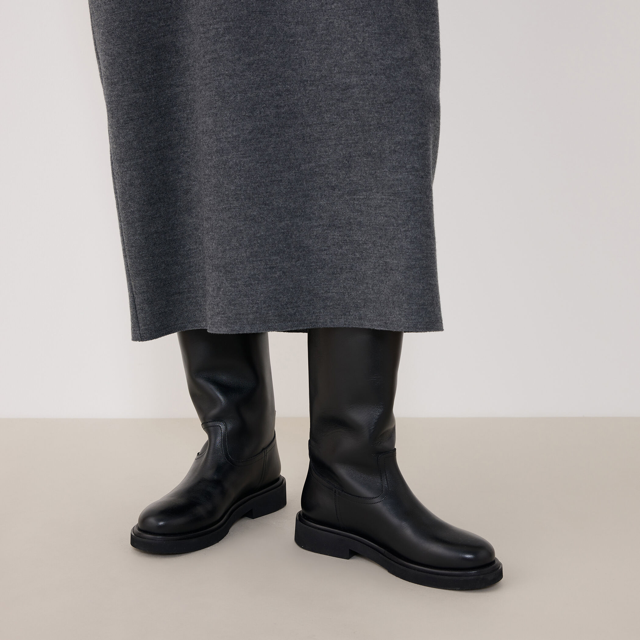 ミルドスムース Vネックワンピース｜トゥモローランド 公式通販