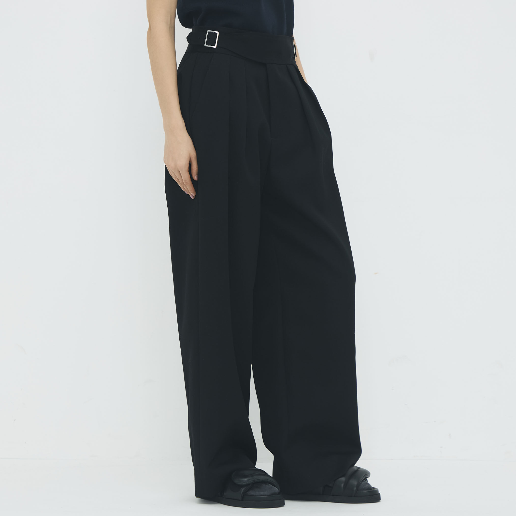 ウールライトギャバジン グルカパンツ｜トゥモローランド 公式通販