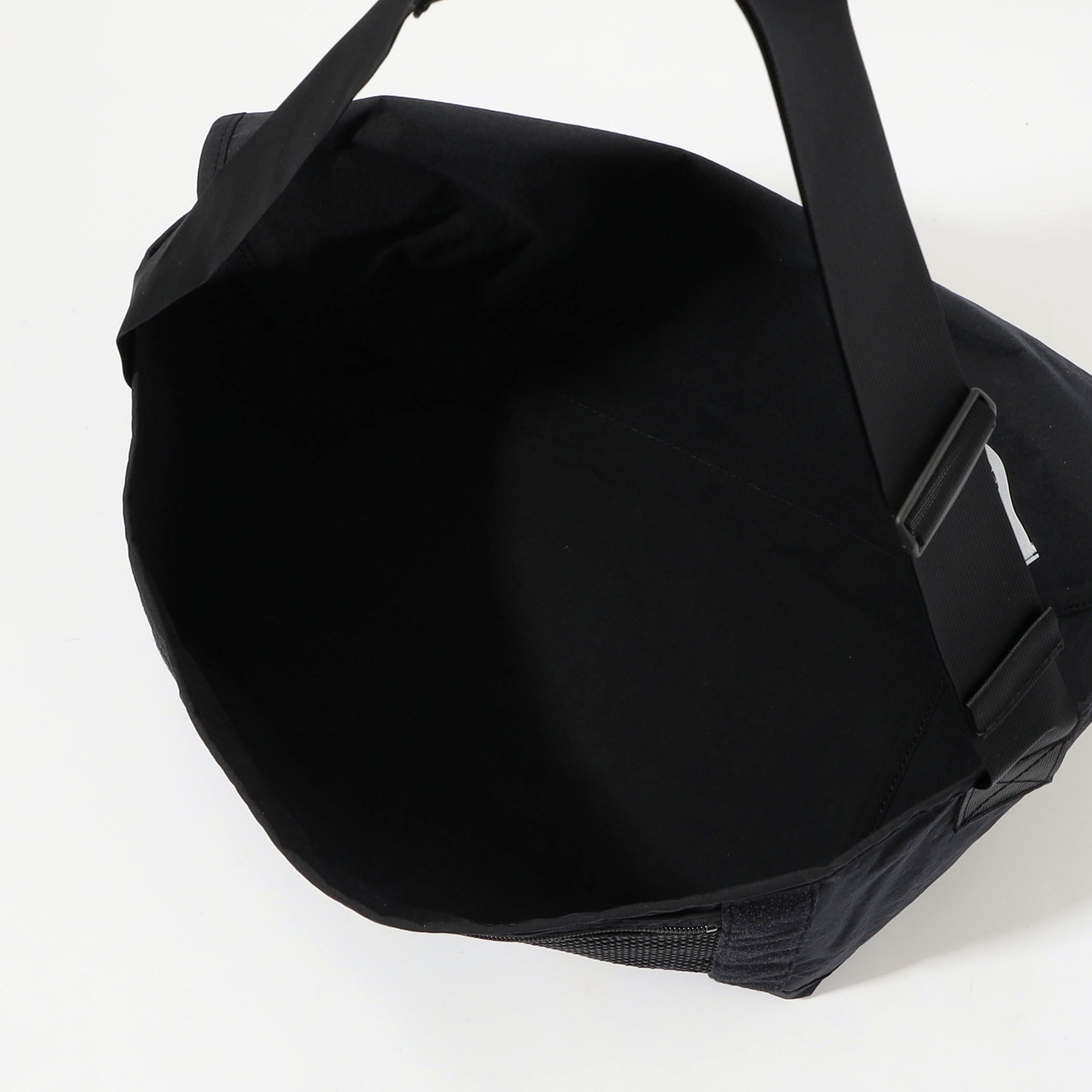 TEMBEA MESSENGER バッグ｜トゥモローランド 公式通販