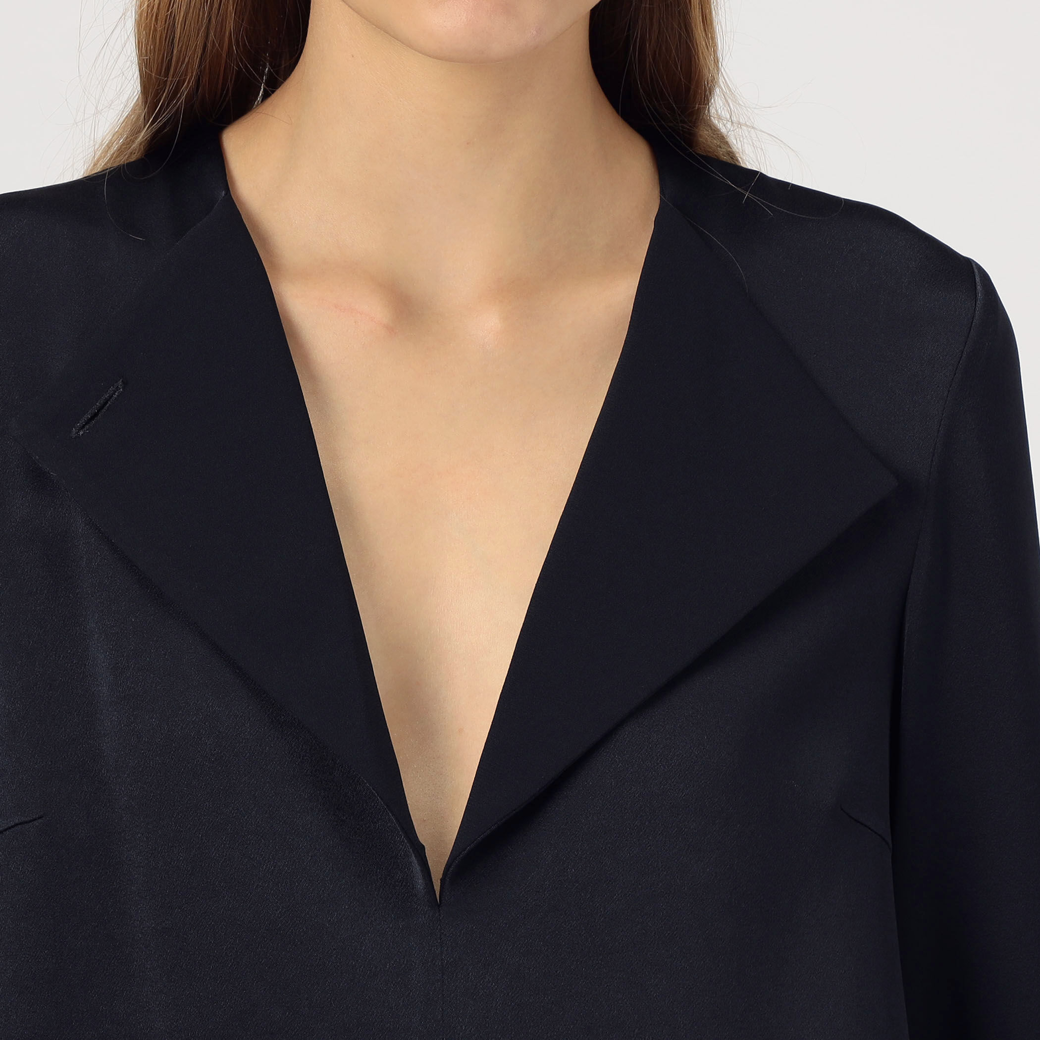 サテンジョーゼット オープンカラーブラウス｜トゥモローランド 公式通販